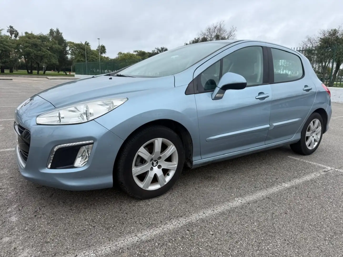 Peugeot 308 1.6e-HDI Blue Lion FAP Active Azul - 1