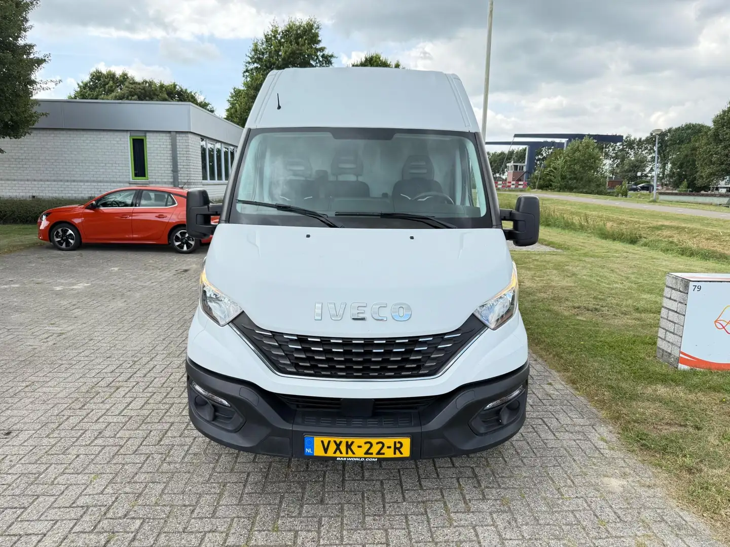 Iveco Daily 35S14V 2.3 410 H2 JUMBO 2020 Weiß - 2