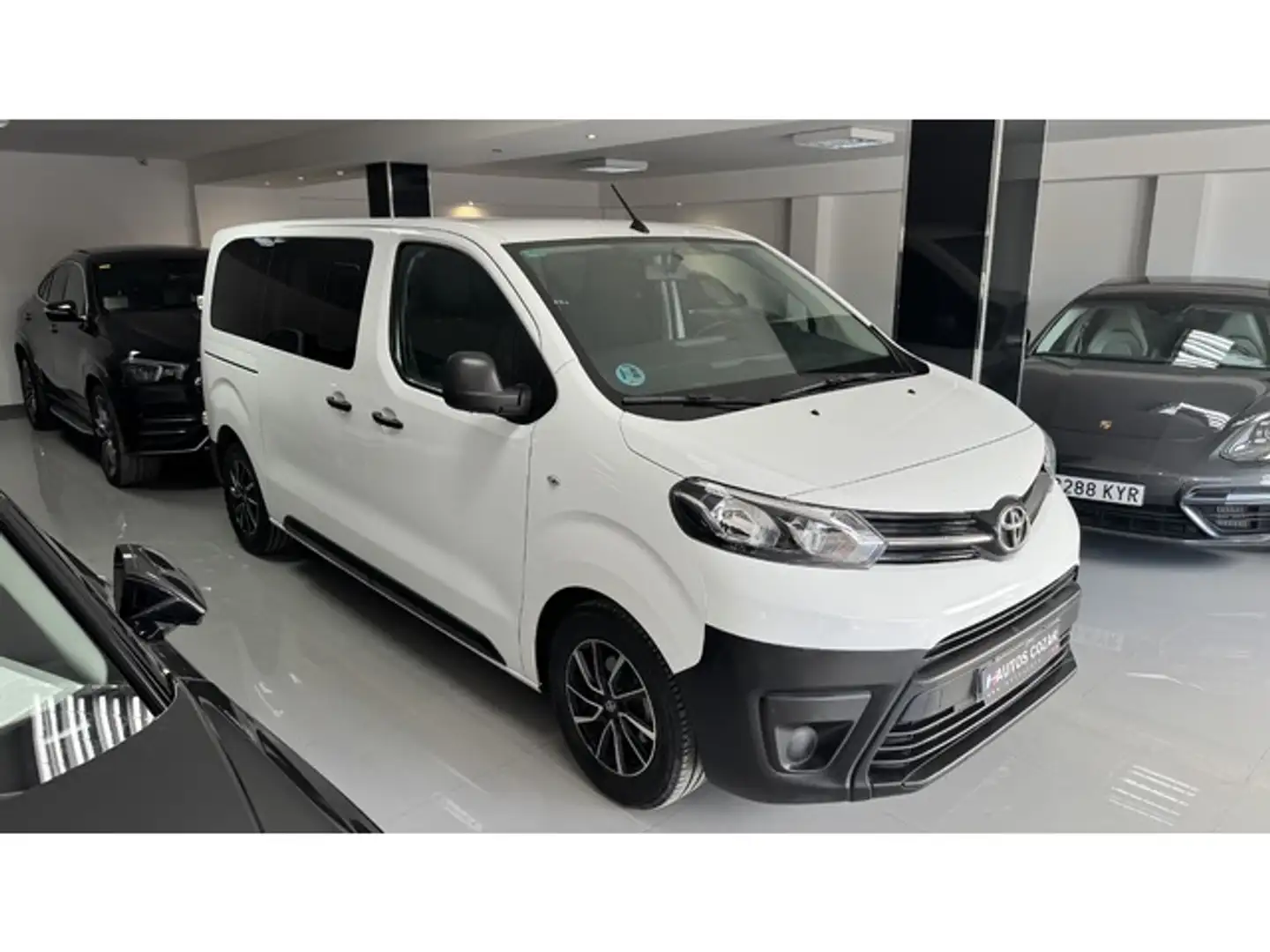 Toyota Proace Family L1 1.5D 8pl. Advance 120 Wit - 1