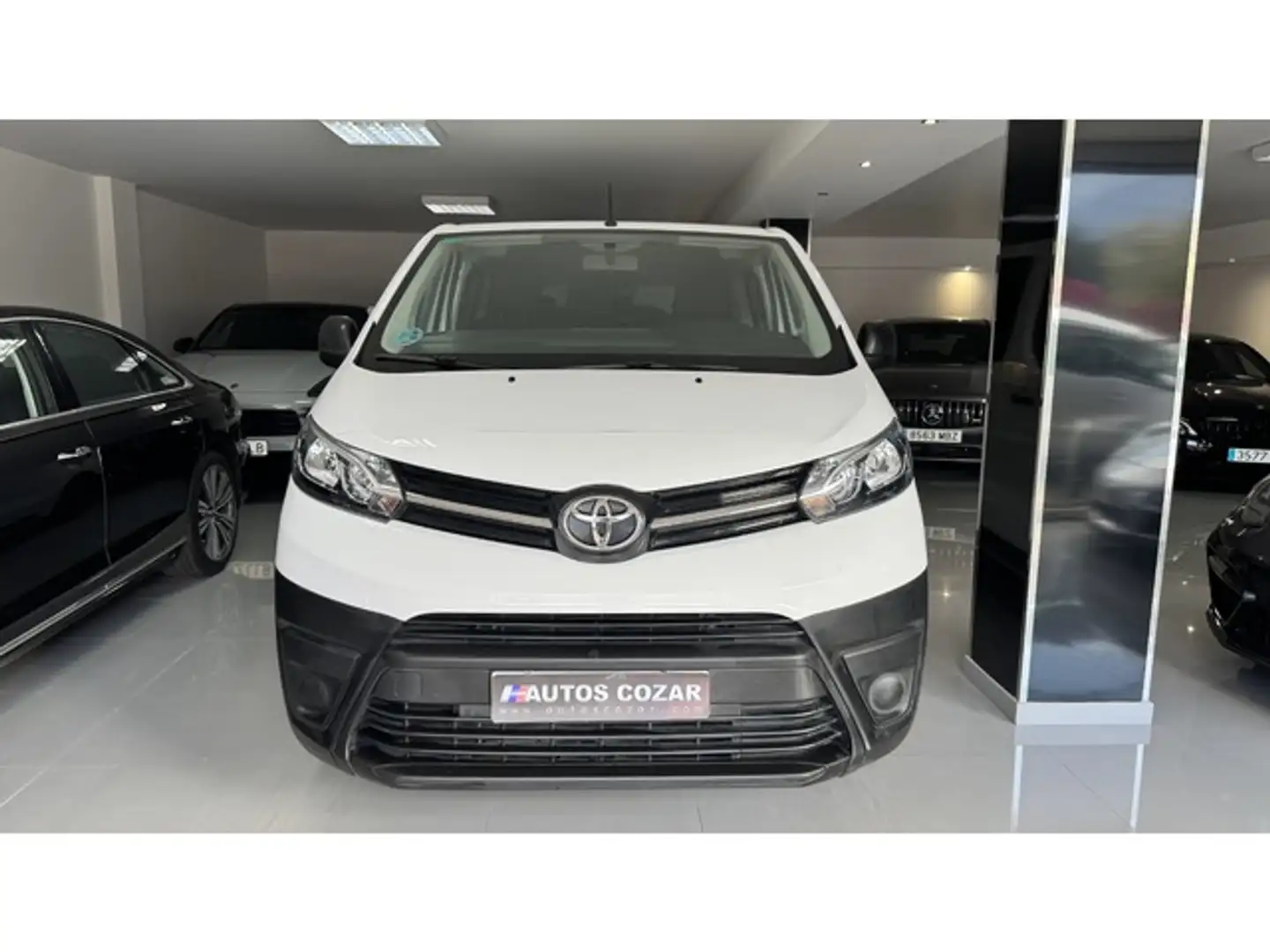Toyota Proace Family L1 1.5D 8pl. Advance 120 Wit - 2