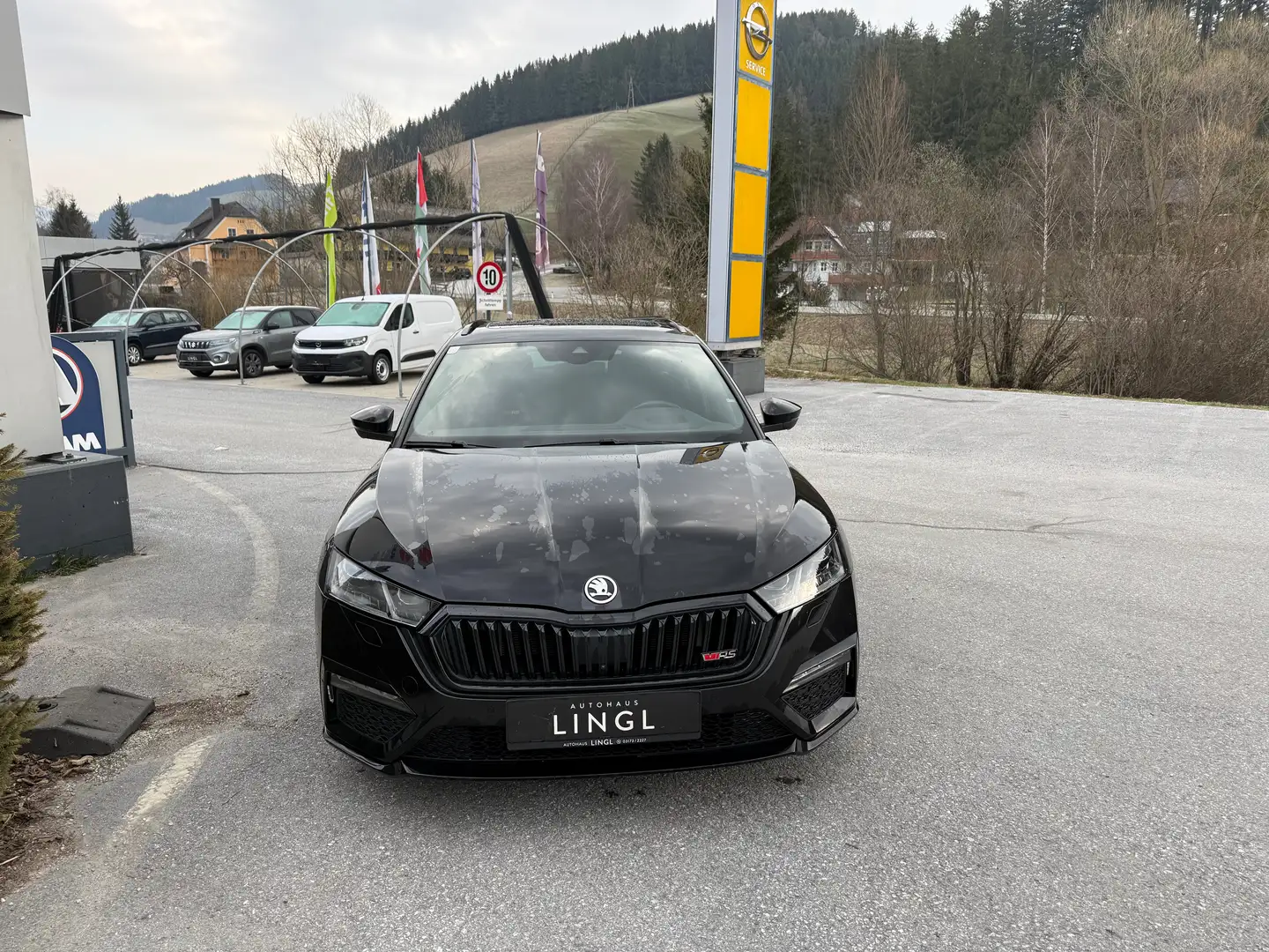 Skoda Octavia Combi 2.0 TDI RS 4x4 *PANO; AHV* Schwarz - 2