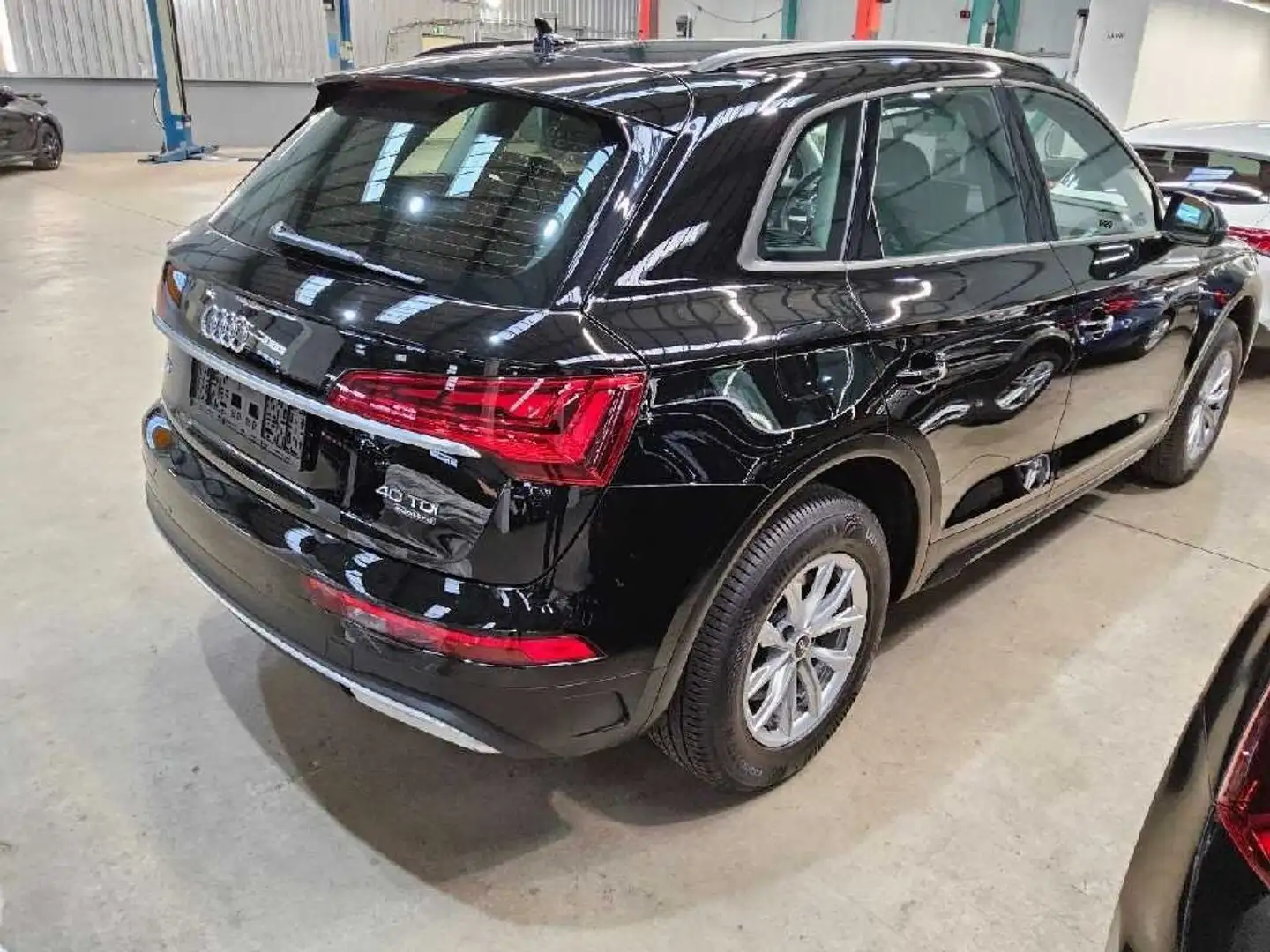Audi Q5 40 2.0 TDI quattro basis Virtual Matrix S Line AUT Black - 2