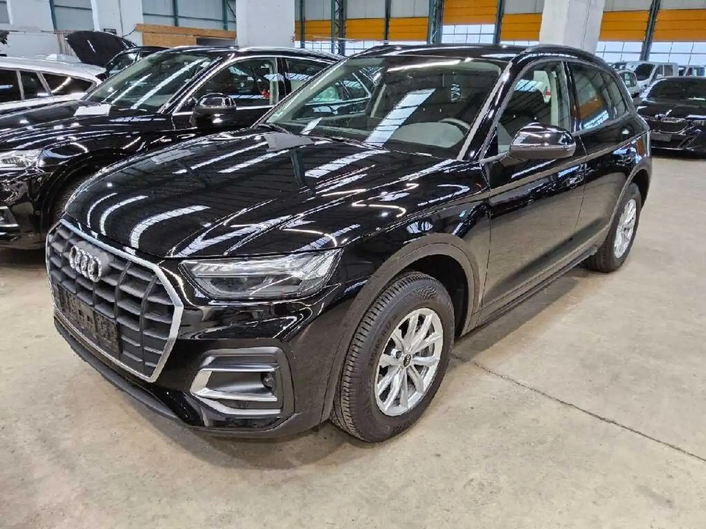 Audi Q5 40 2.0 TDI quattro basis Virtual Matrix S Line AUT Black - 1