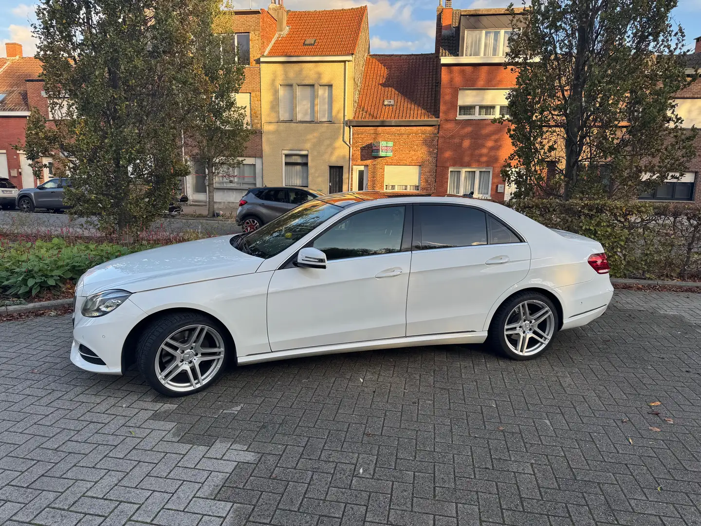 Mercedes-Benz E 300 E 300 T BlueTEC HYBRID 7G-TRONIC Avantgarde Blanc - 1