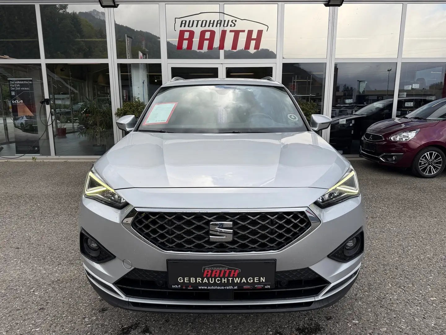 SEAT Tarraco 2,0 TSI Xcellence DSG 4Drive Silber - 2