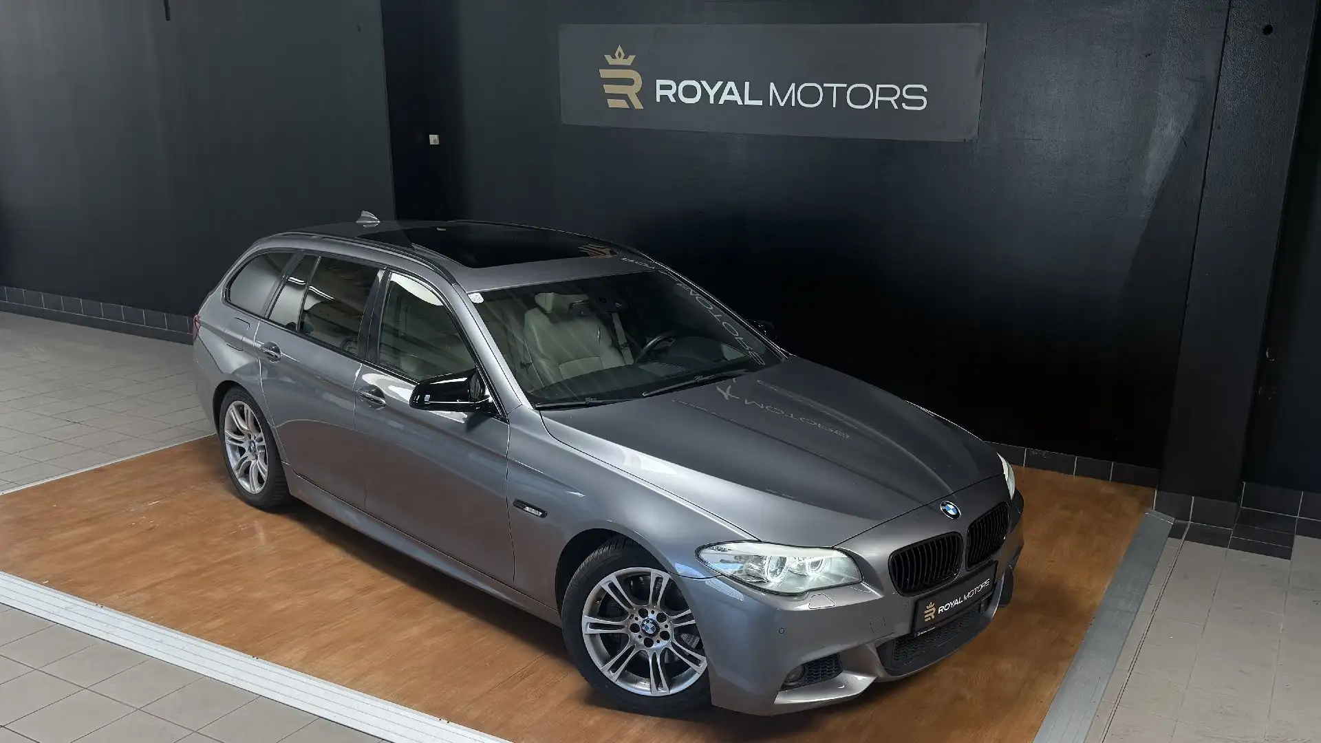 BMW 535 - 535 d Touring M-Paket Grau - 2