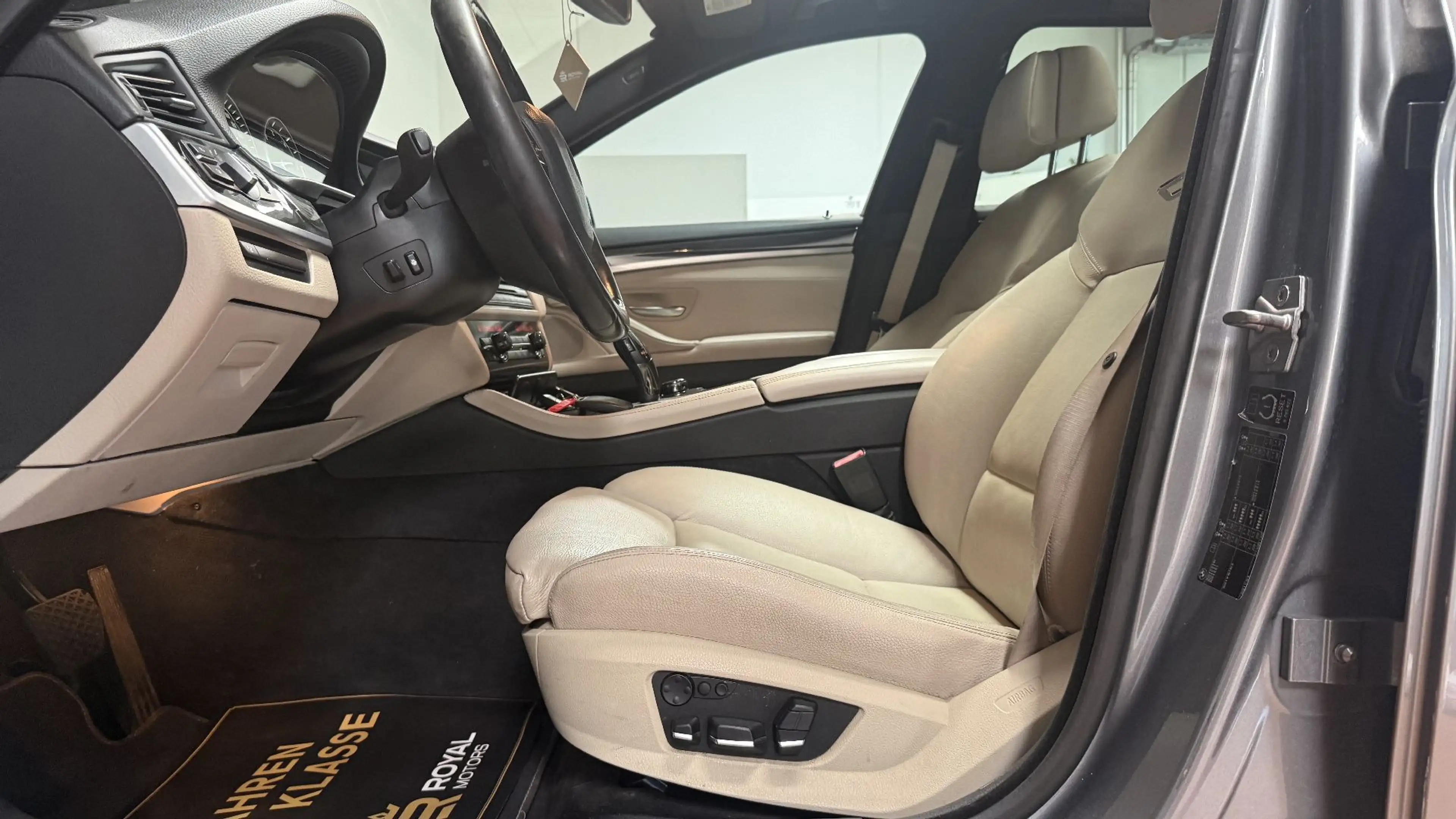 BMW 535 - 535 d Touring M-Paket — photo 13