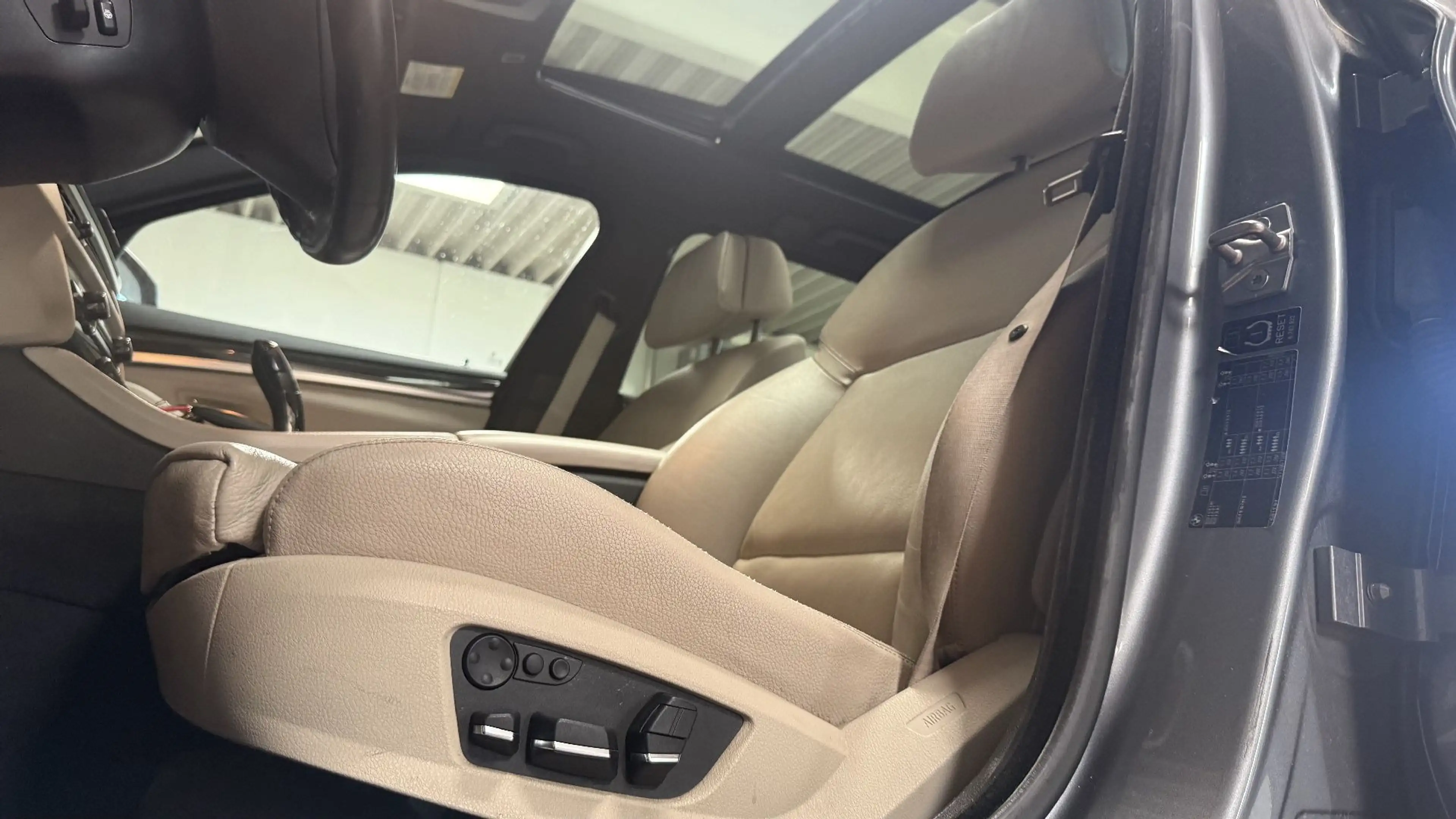 BMW 535 - 535 d Touring M-Paket — photo 11