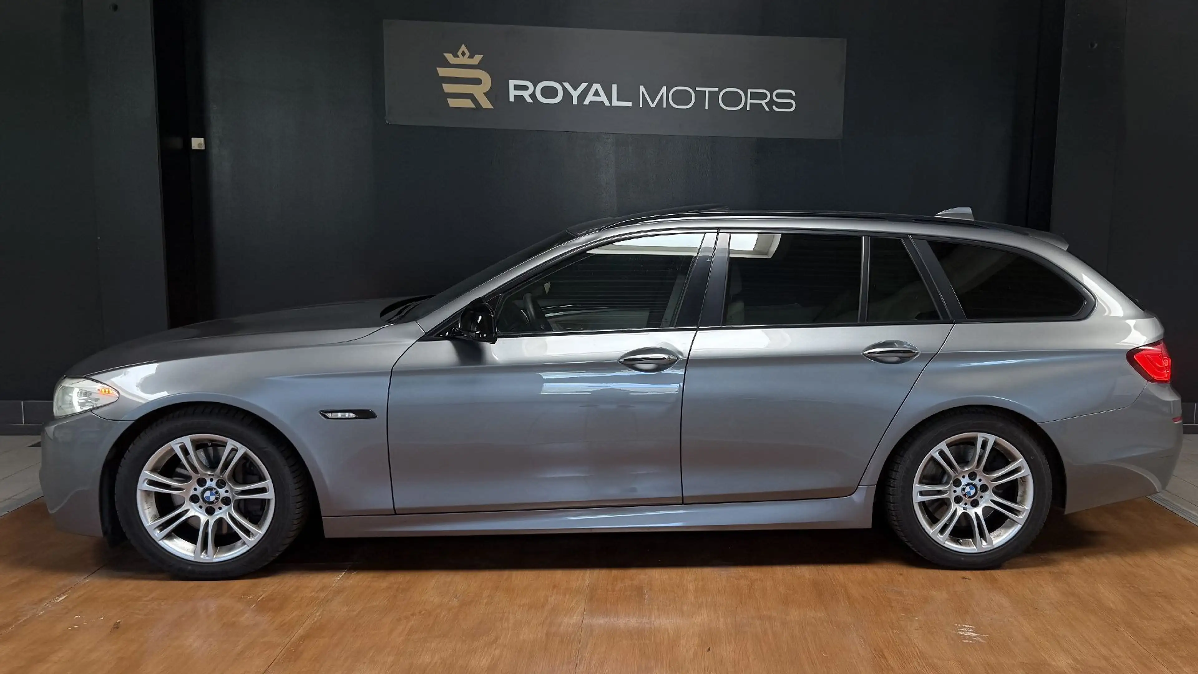 BMW 535 - 535 d Touring M-Paket — photo 8