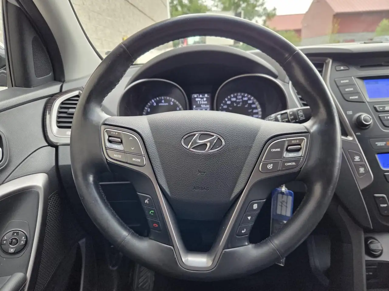 Hyundai SANTA FE photo Hyundai SANTA FE