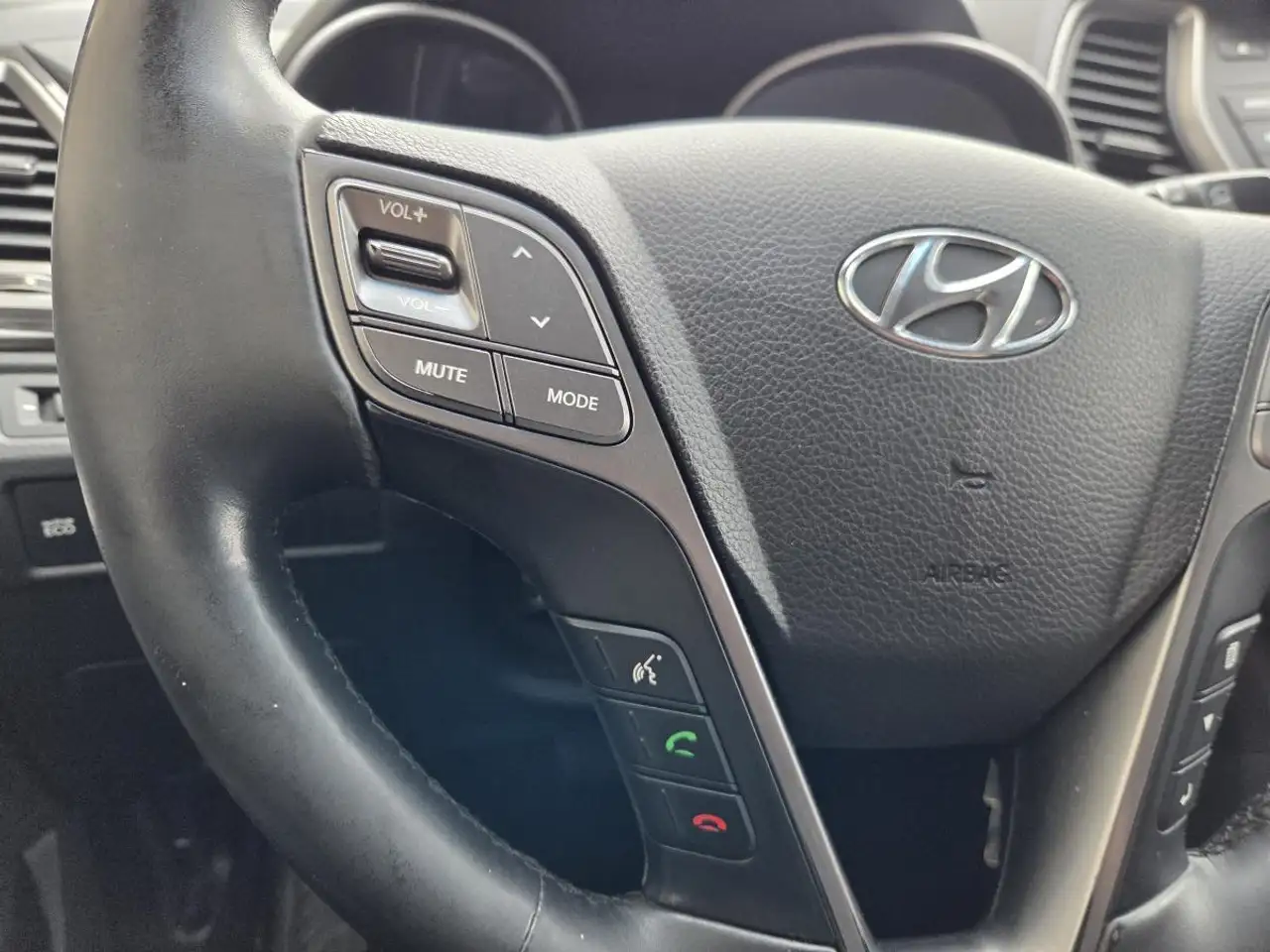Hyundai SANTA FE photo Hyundai SANTA FE