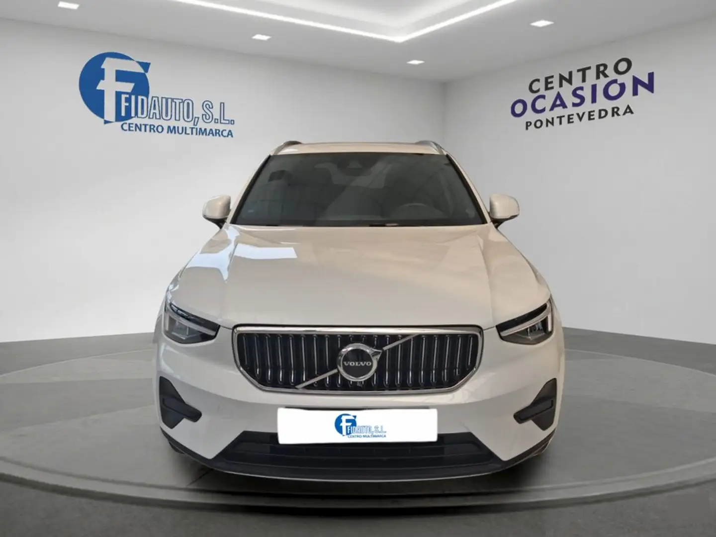 Volvo XC40 1.5 T4 Recharge PHEV Core Auto Blanco - 2
