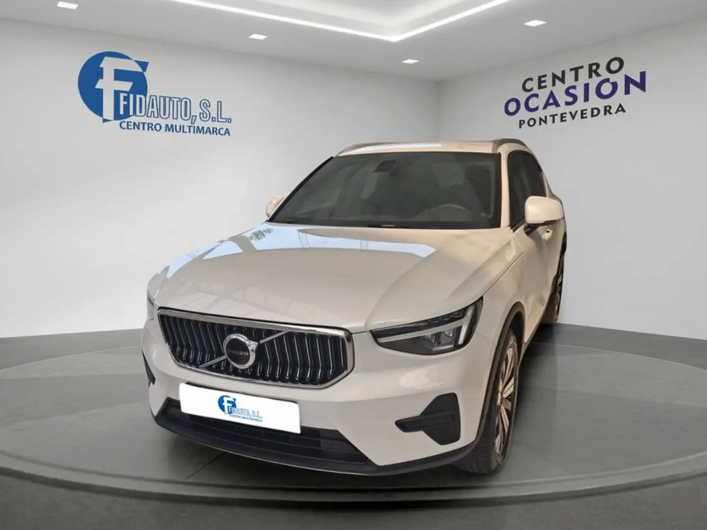 Volvo XC40 1.5 T4 Recharge PHEV Core Auto Blanco - 1