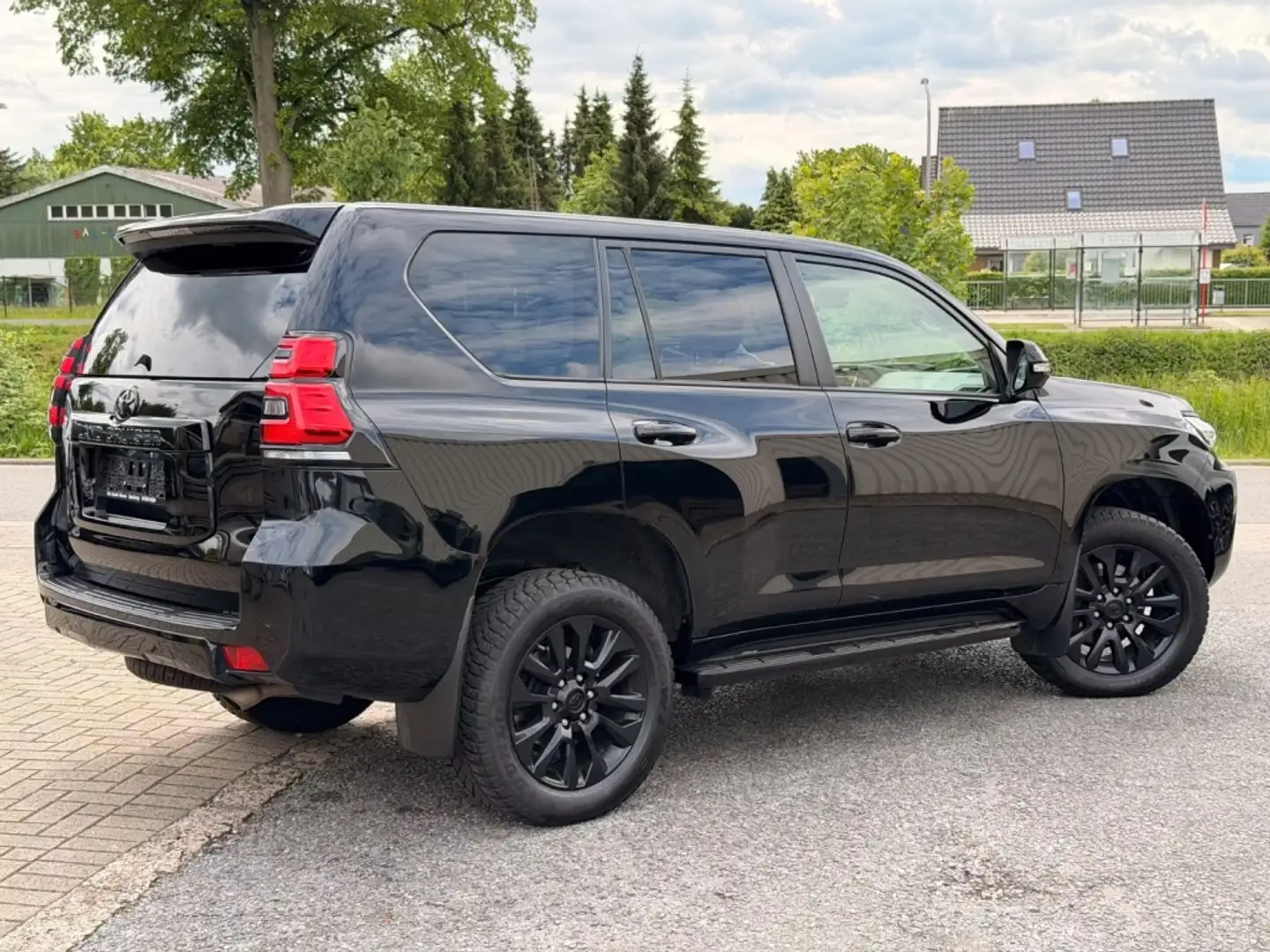 Toyota Land Cruiser D-4D VX Aut. Negro - 2