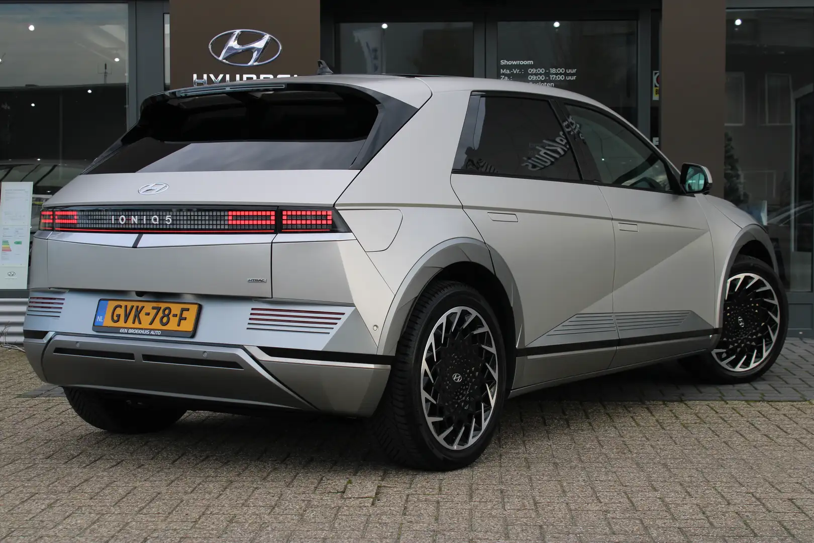 Hyundai IONIQ 5 Lounge Vision 77kWh AWD | Cruise control adaptief Grijs - 2