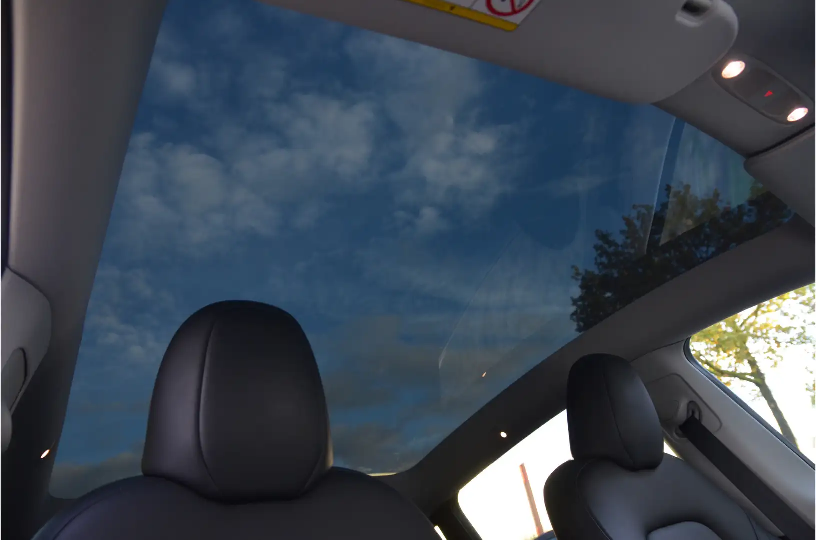 Tesla Model Y Performance AWD 75 kWh Enhanced AutoPilot (twv 3.8 Wit - 2