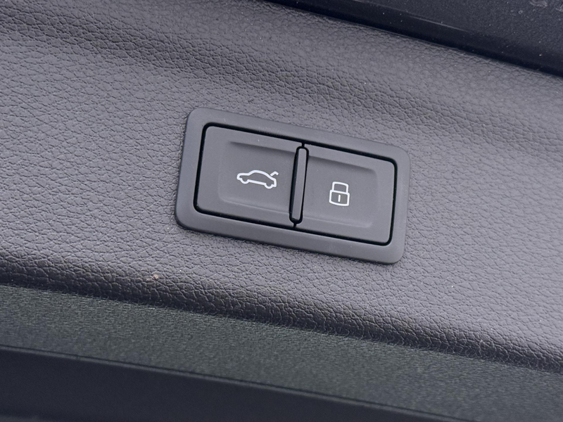 Audi Q3 45 TFSI e S edition | Pano dak | Navigatie | Elek — photo 8