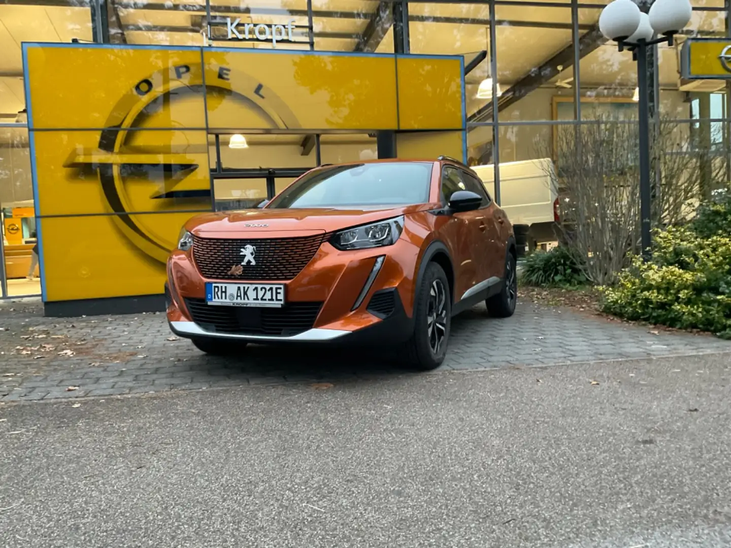 Peugeot 2008 (e-) Allure Elektromotor (e-)Allure Pack Orange - 2