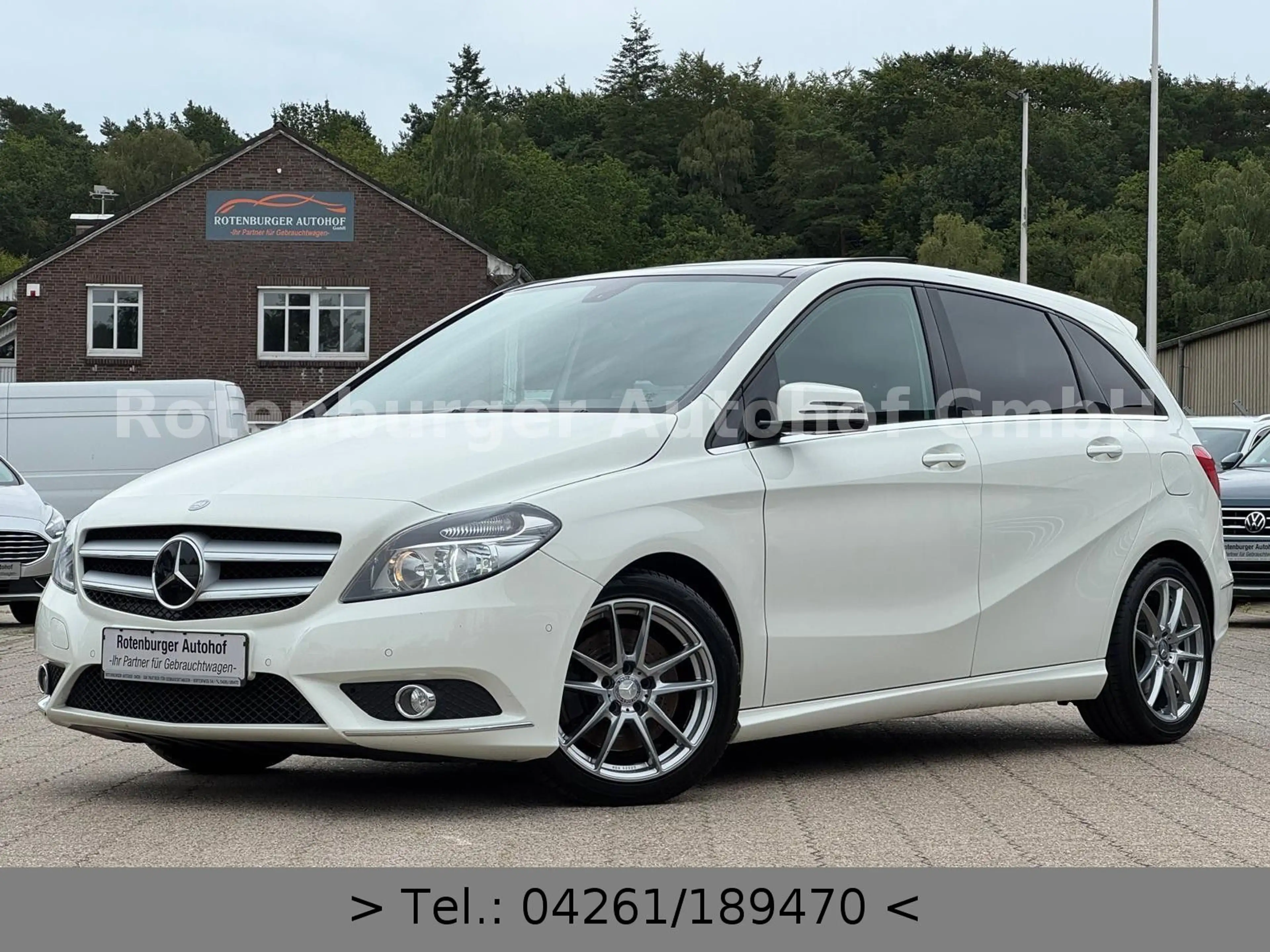 Mercedes-Benz B 220 D*LEDER*PANORAMA*KLIMA*PDC*AHK*TÜV 02/2028*
