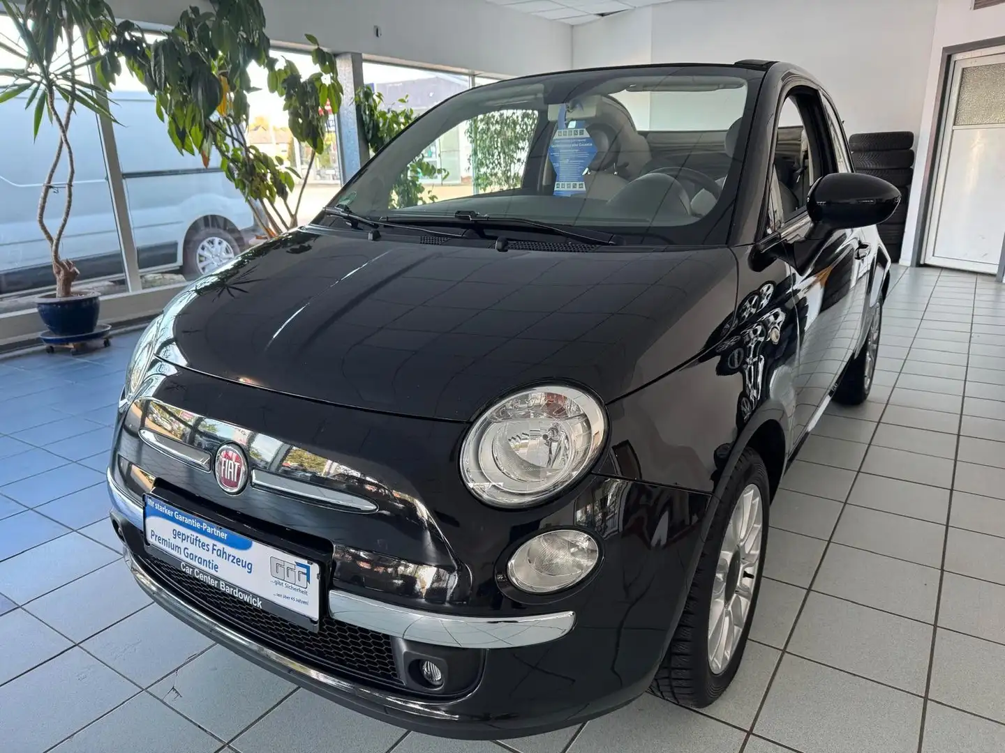 Fiat 500 **Klimaautomatik+Leder+PDC** Schwarz - 1