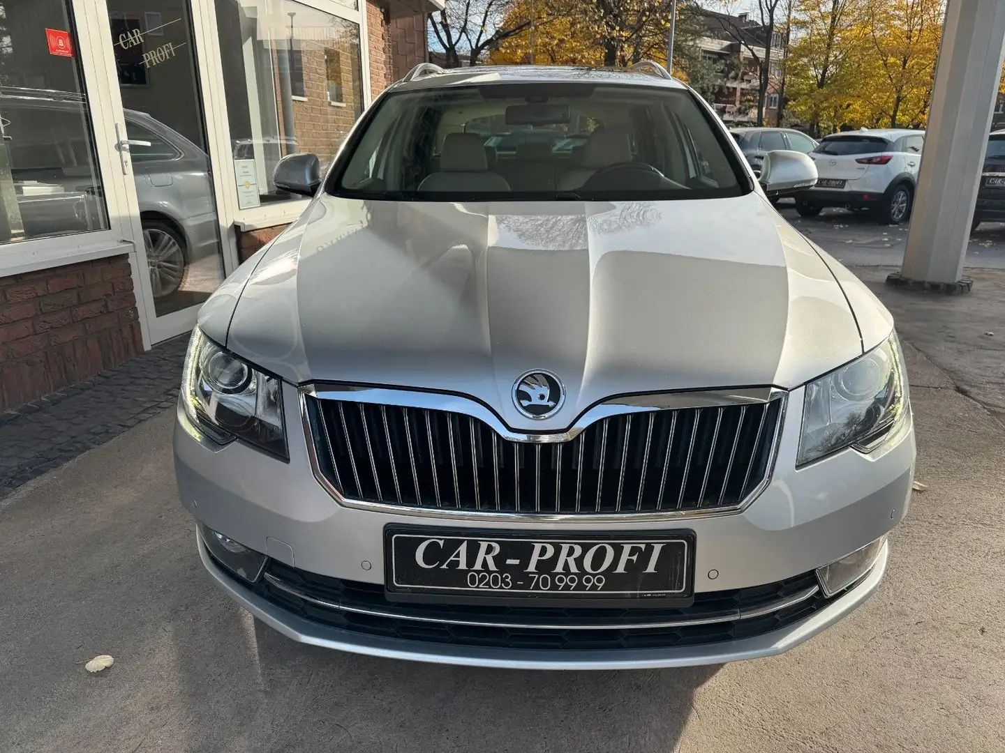 Skoda Superb Combi Elegance Autom. Navi/Panorama/Leder Silber - 2
