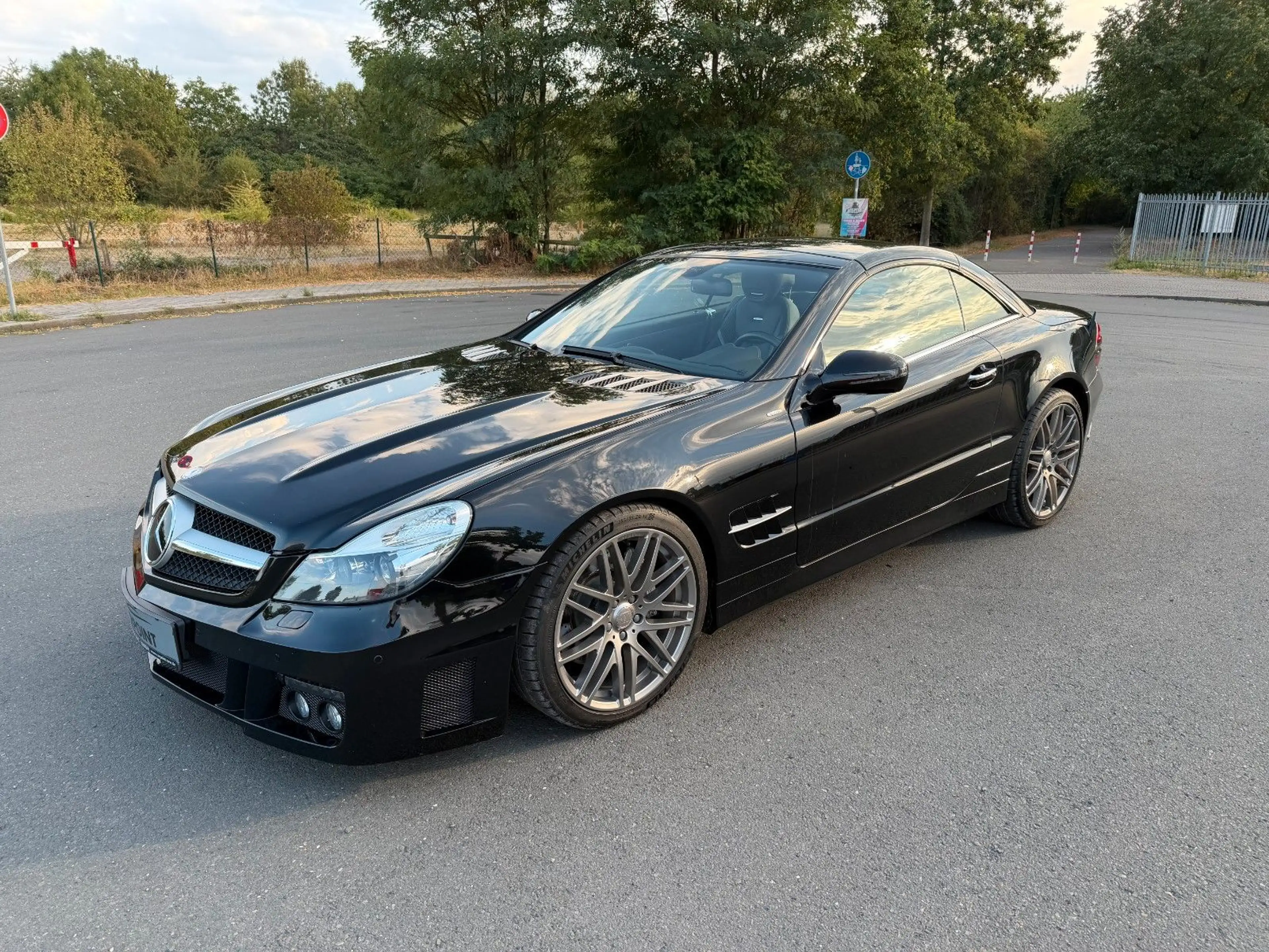 Mercedes-Benz SL 350 SL350 Sportmotor Night Edition mit BRABUS Teilen — photo 3