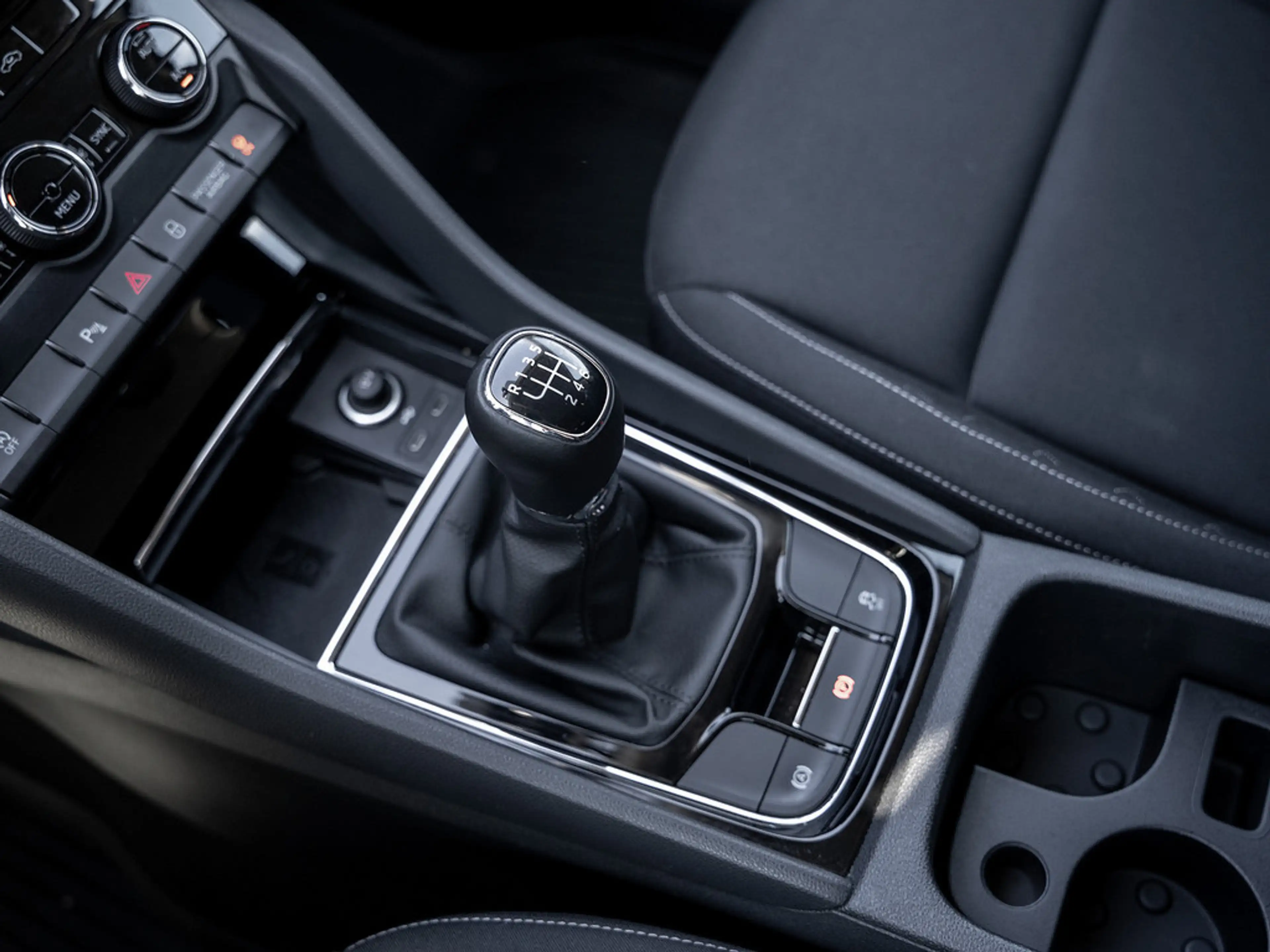 Skoda Karoq 2.0 TDI Ambition KAM LED PDC W-LAN — photo 9
