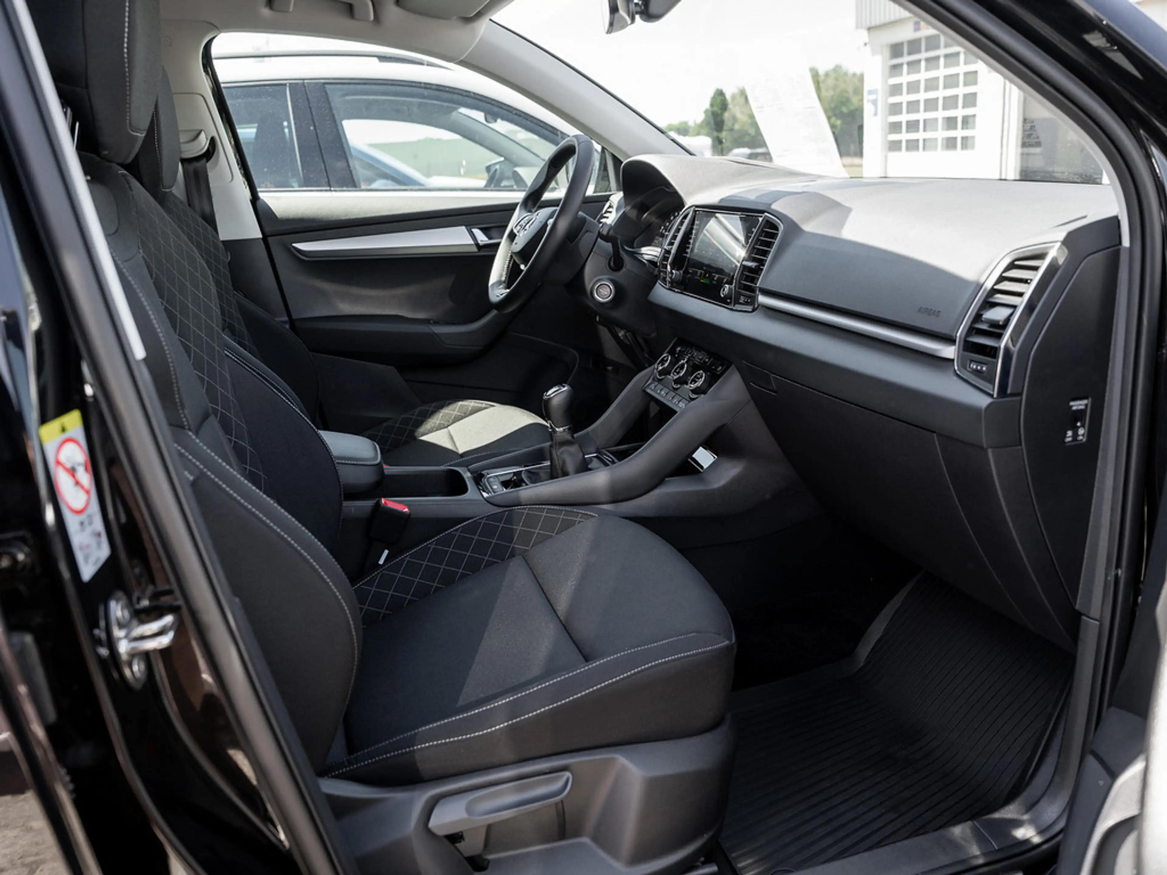 Skoda Karoq 2.0 TDI Ambition KAM LED PDC W-LAN — photo 2