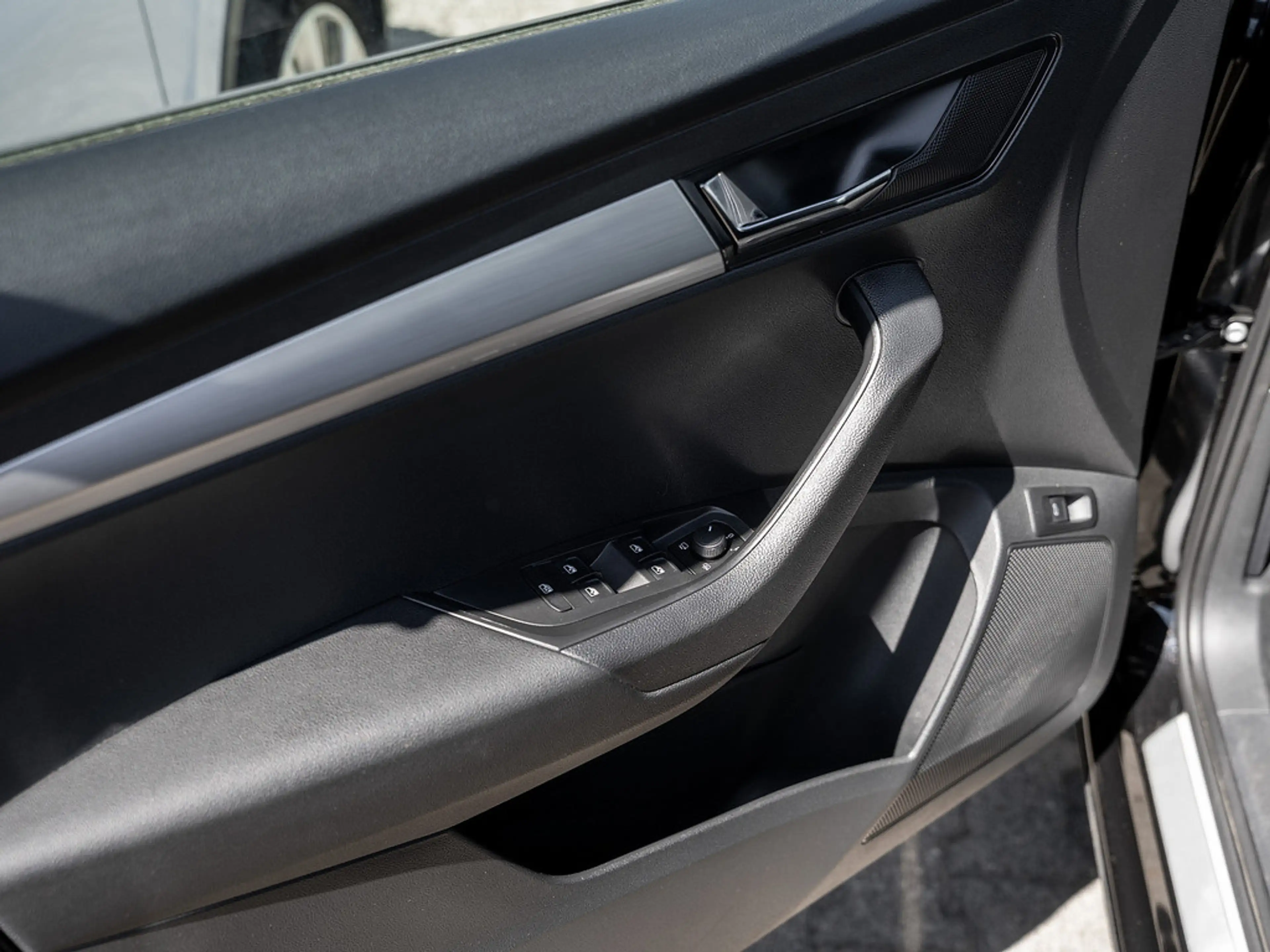 Skoda Karoq 2.0 TDI Ambition KAM LED PDC W-LAN — photo 13