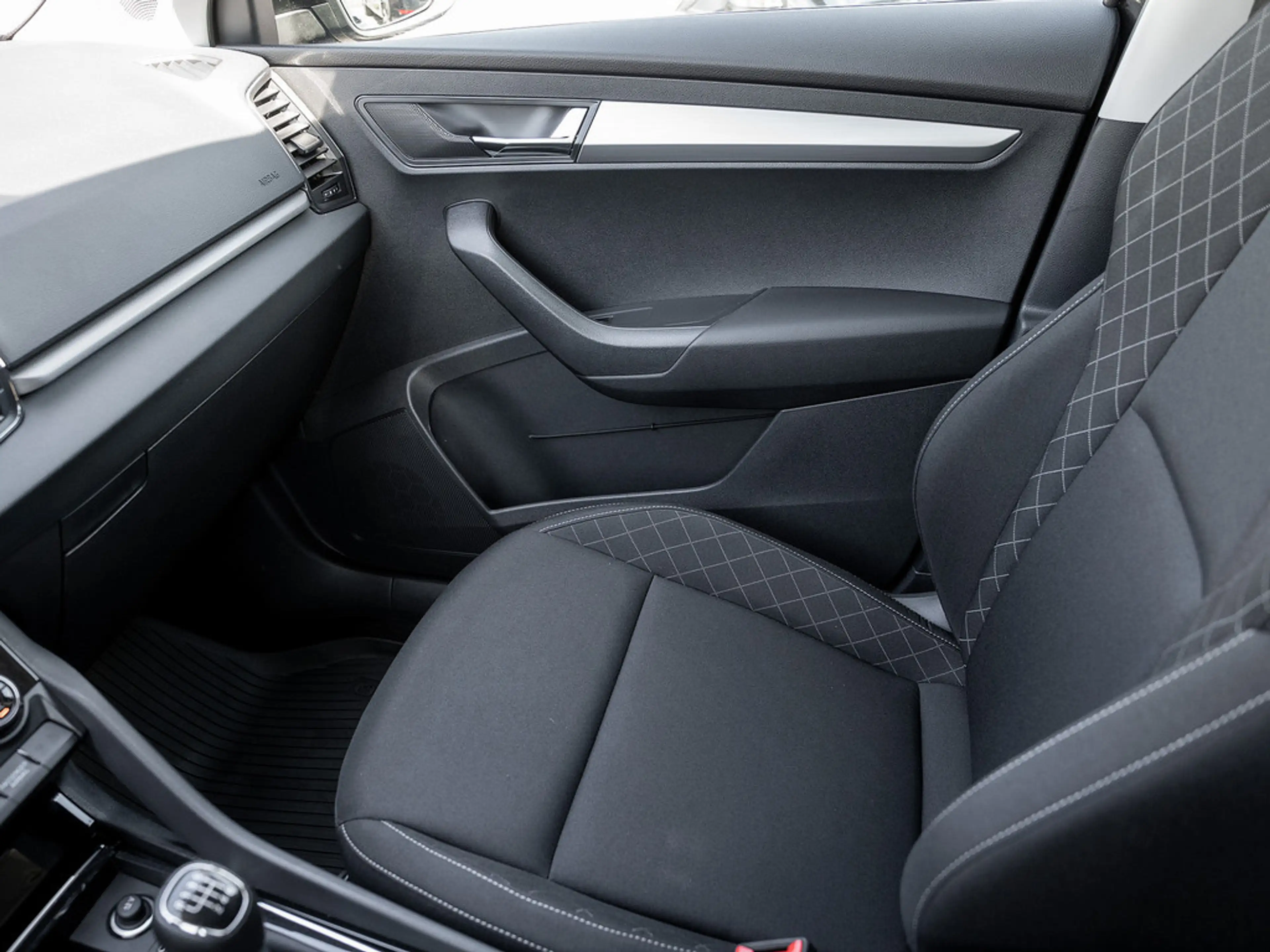 Skoda Karoq 2.0 TDI Ambition KAM LED PDC W-LAN — photo 10