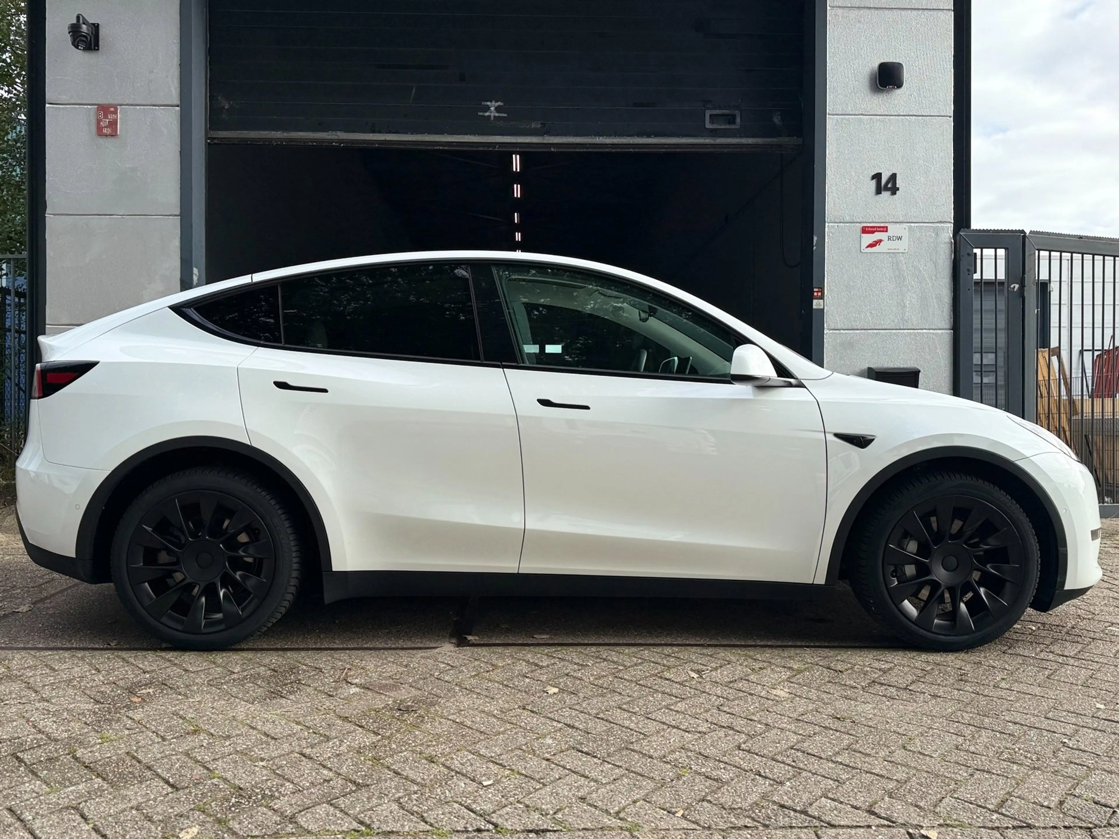Tesla Model Y Long Range AWD 75 kWh | Elektrisch | 2022 | Panora — photo 4