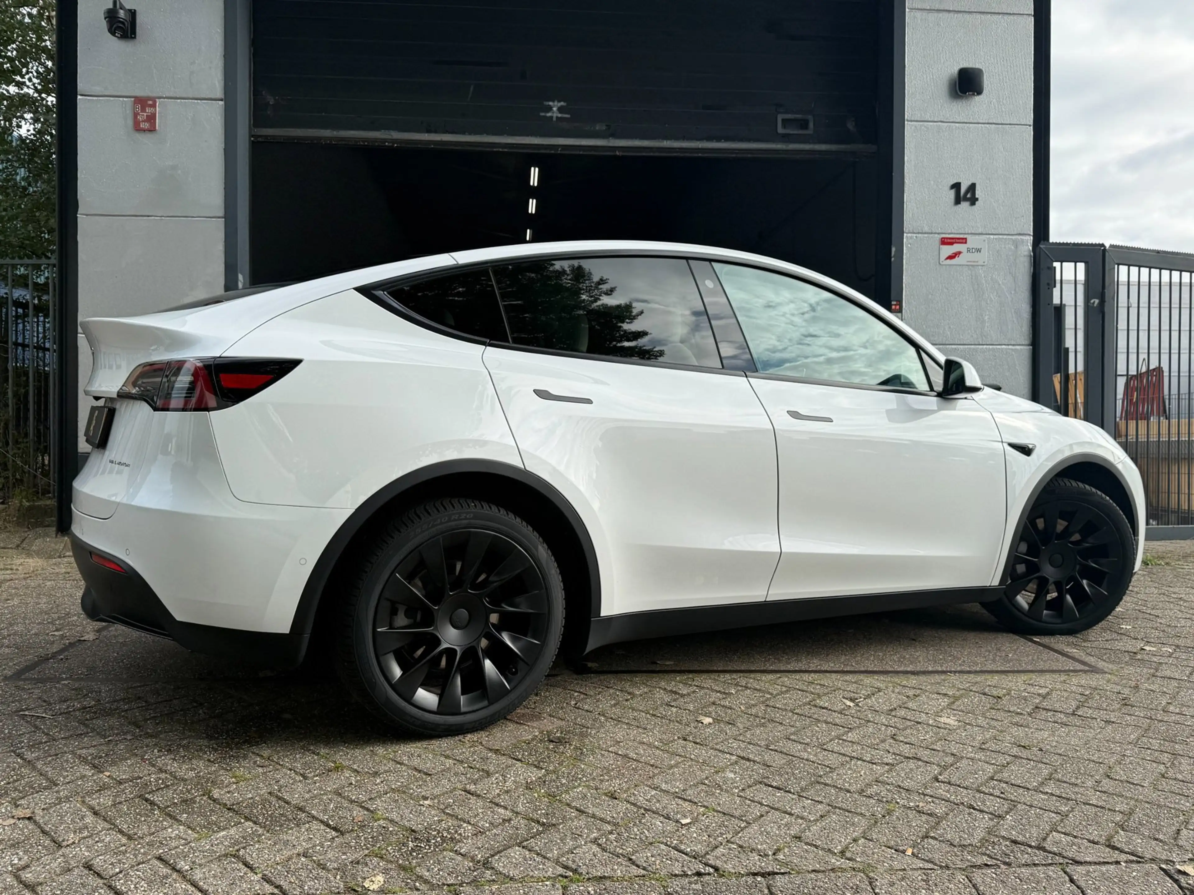 Tesla Model Y Long Range AWD 75 kWh | Elektrisch | 2022 | Panora — photo 2
