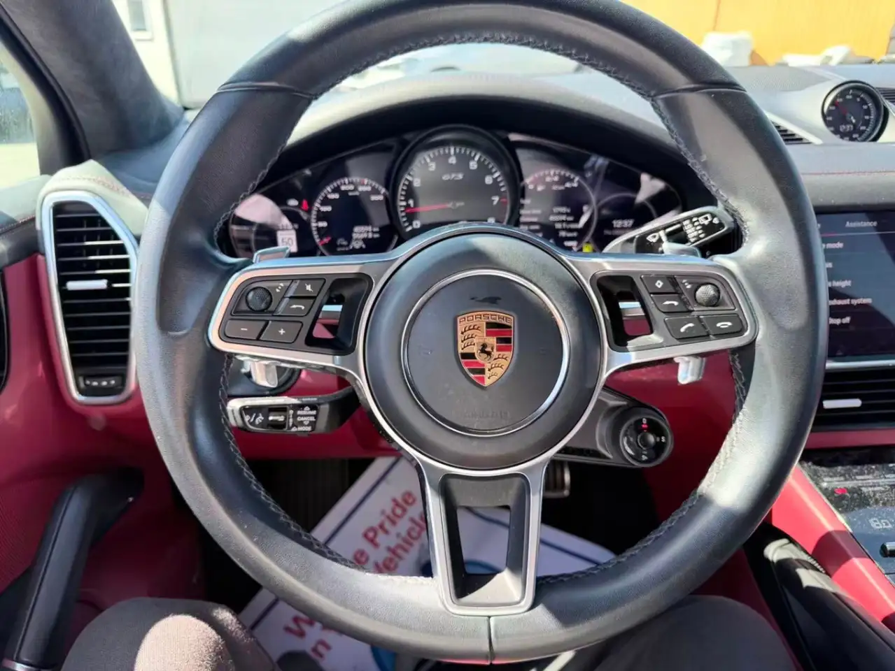 Porsche Cayenne снимка Porsche Cayenne