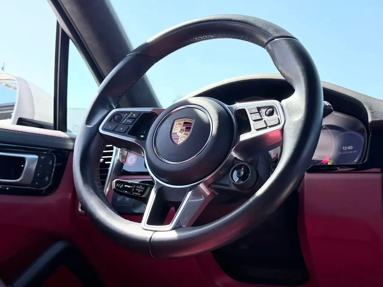 Porsche Cayenne снимка Porsche Cayenne