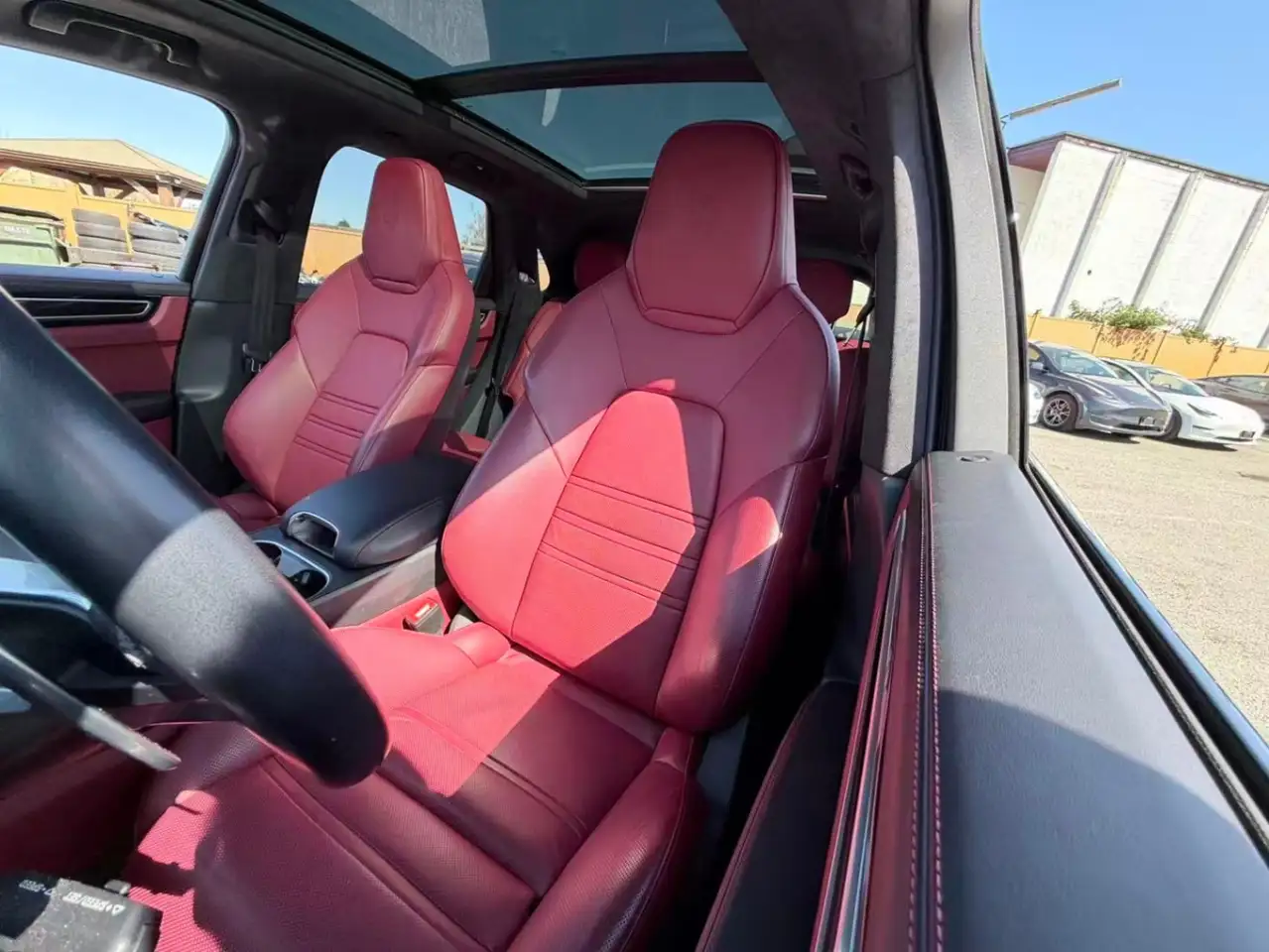 Porsche Cayenne снимка Porsche Cayenne