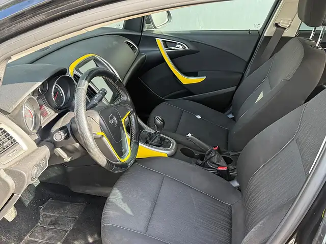 Opel Astra view 7