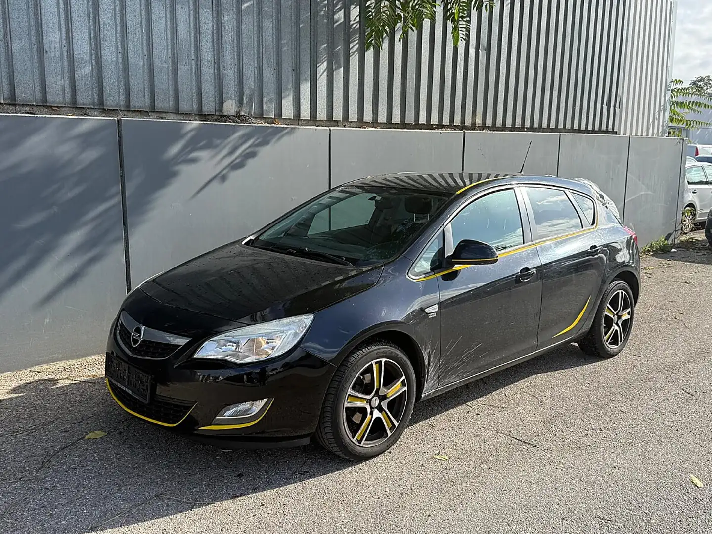 Opel Astra 1,4 Ecotec Edition | PICKERL BIS 02/2027 INKL.Ü... Schwarz - 1