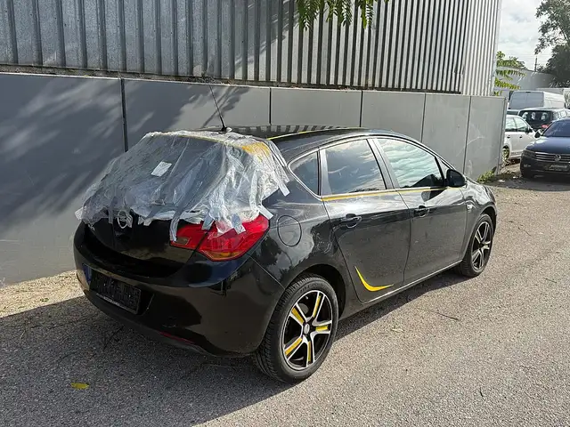 Opel Astra view 6