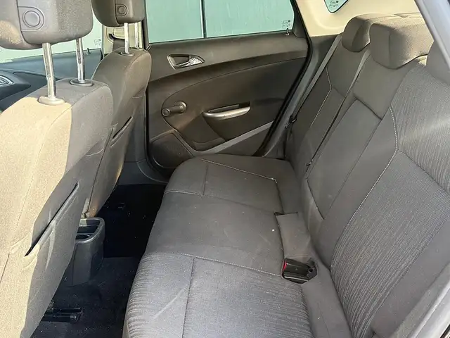 Opel Astra view 9