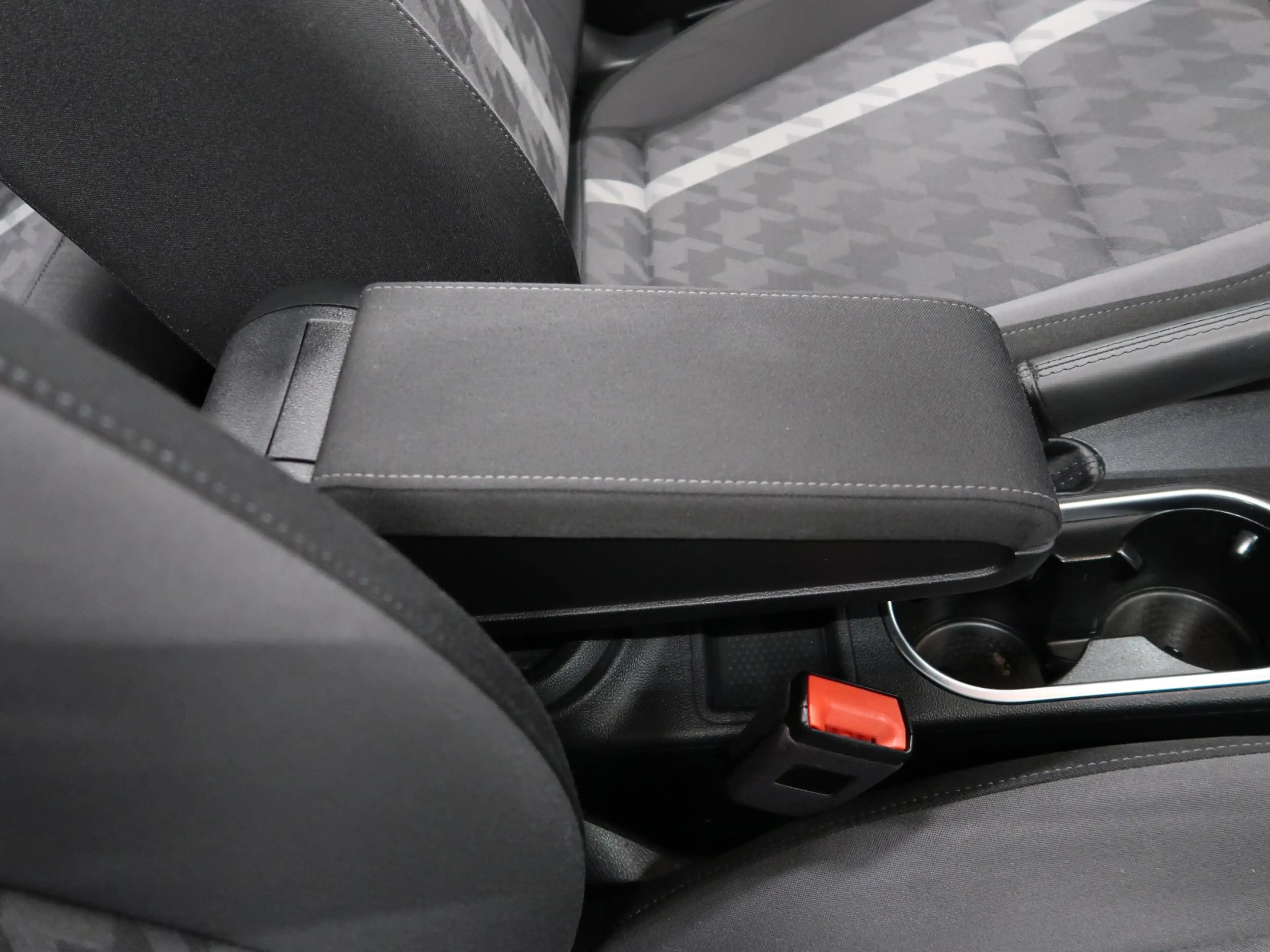 Volkswagen Beetle 1.2 TSI Design 2018 Airco-ecc Navigatie App connec — photo 38