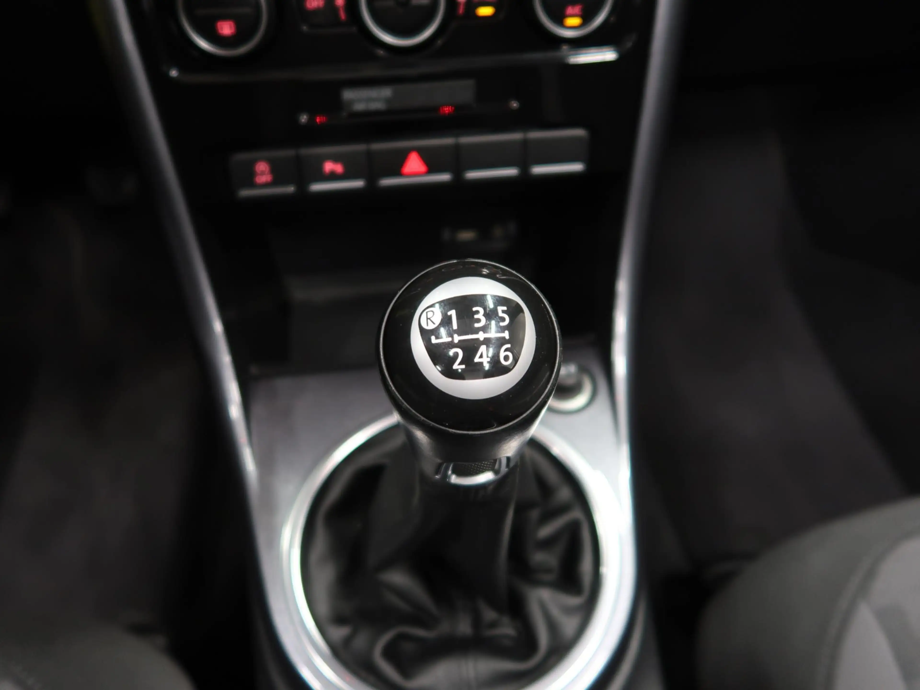 Volkswagen Beetle 1.2 TSI Design 2018 Airco-ecc Navigatie App connec — photo 31
