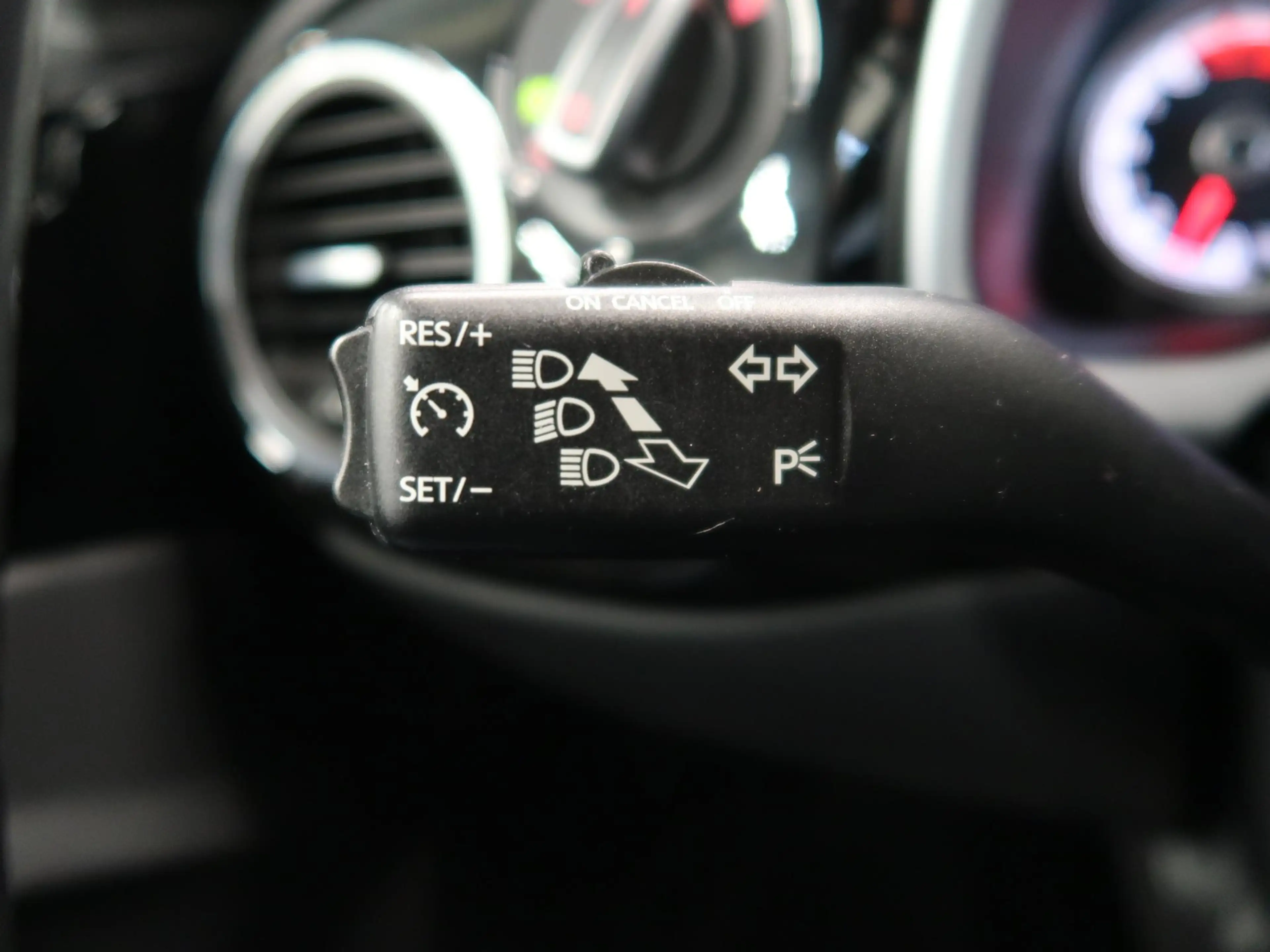 Volkswagen Beetle 1.2 TSI Design 2018 Airco-ecc Navigatie App connec — photo 23