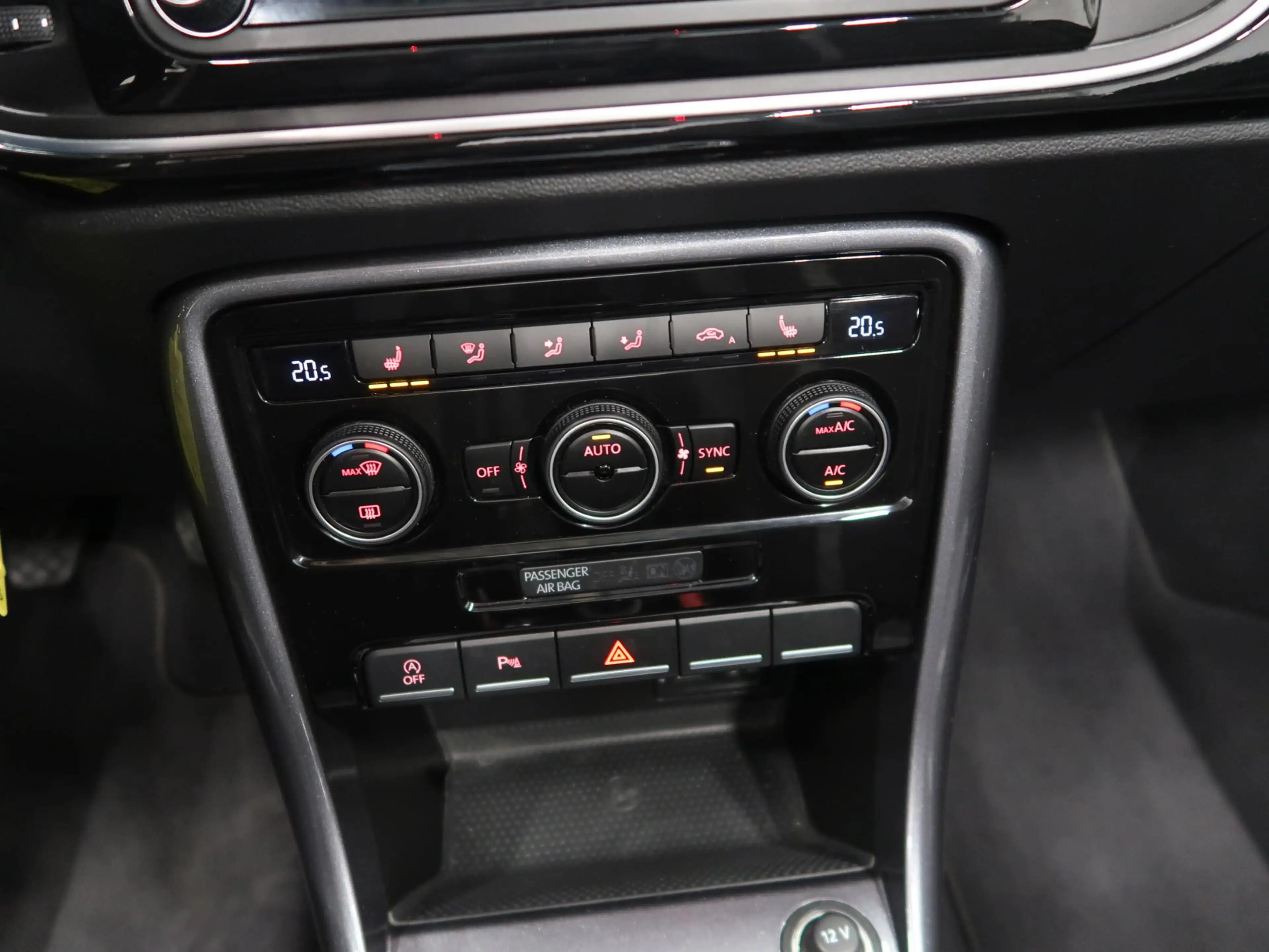 Volkswagen Beetle 1.2 TSI Design 2018 Airco-ecc Navigatie App connec — photo 19