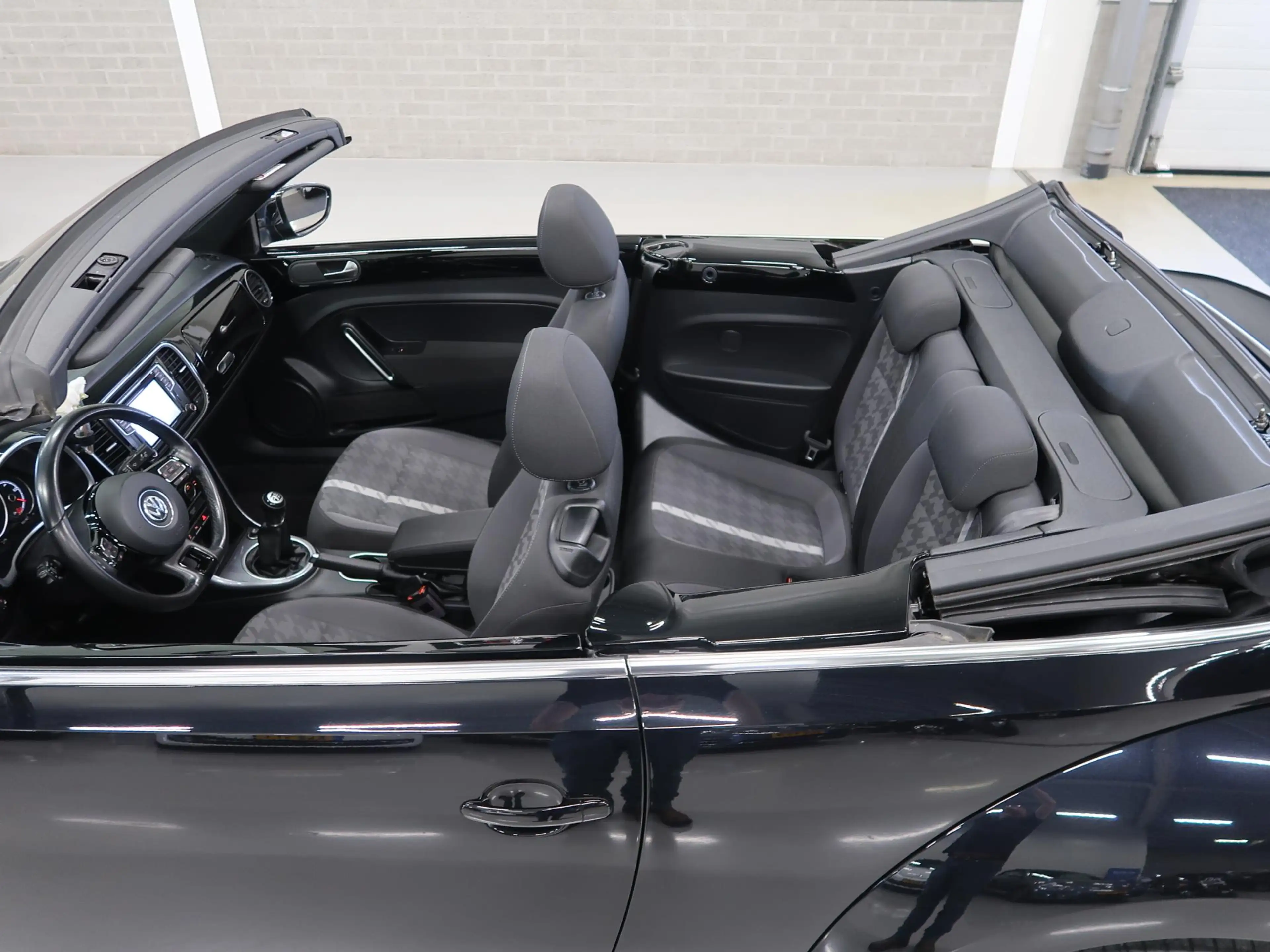 Volkswagen Beetle 1.2 TSI Design 2018 Airco-ecc Navigatie App connec — photo 9