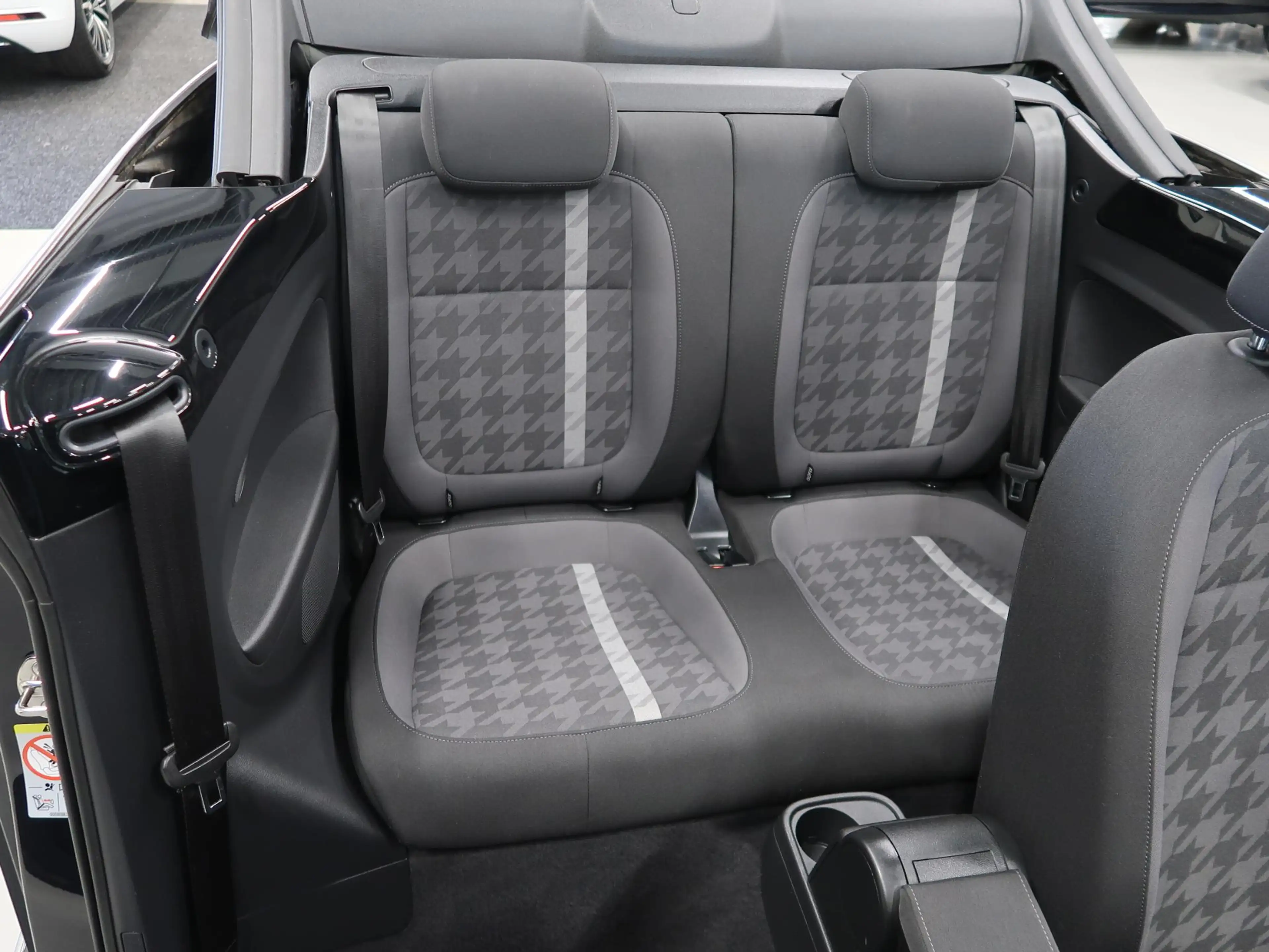Volkswagen Beetle 1.2 TSI Design 2018 Airco-ecc Navigatie App connec — photo 29