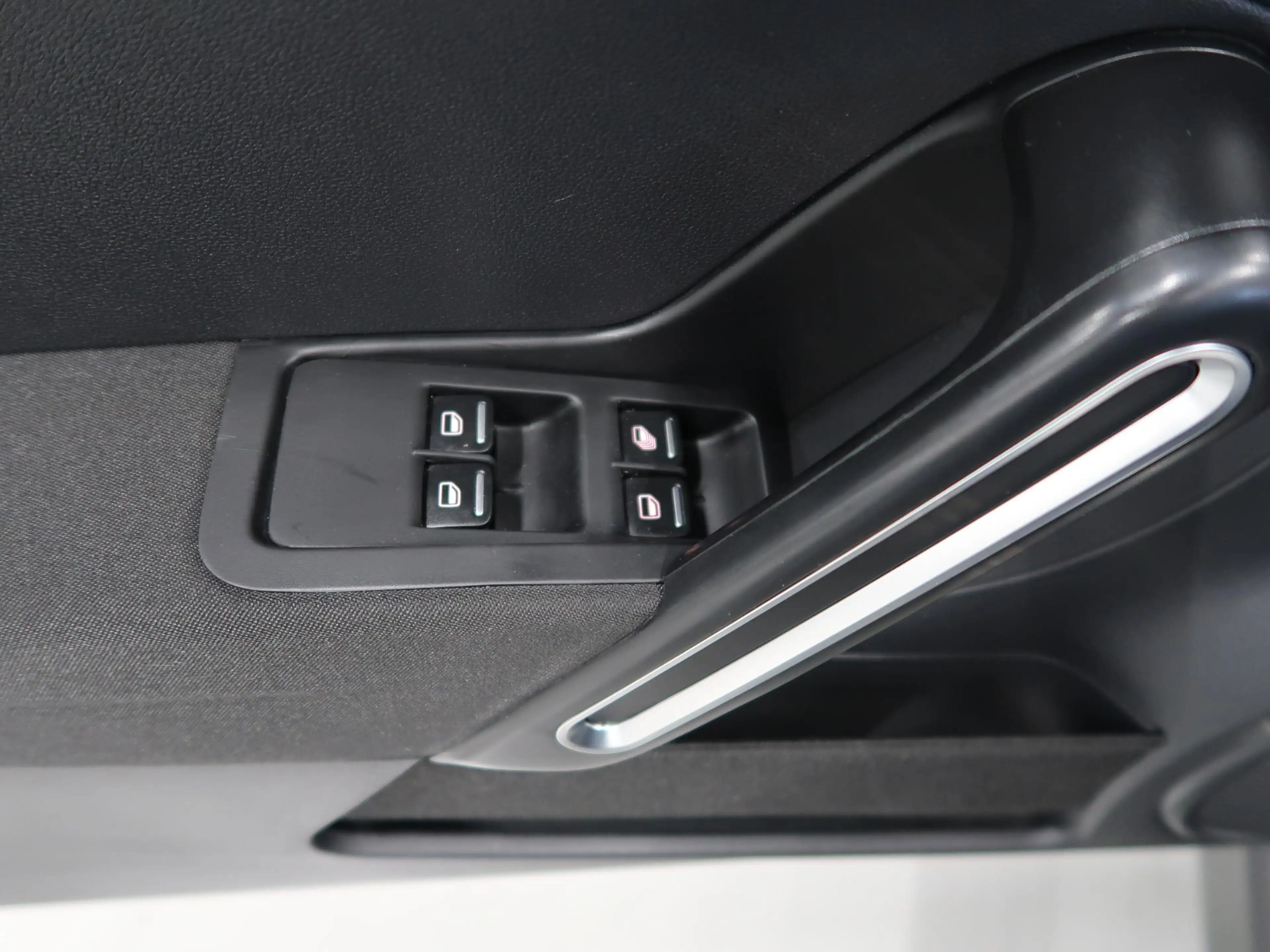 Volkswagen Beetle 1.2 TSI Design 2018 Airco-ecc Navigatie App connec — photo 48