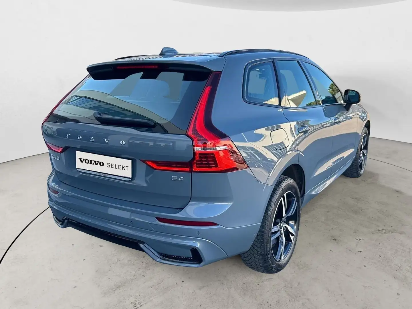 Volvo XC60 B4 197+14 CV Automatica MIld Hybrid Diesel LED R- Grigio - 2