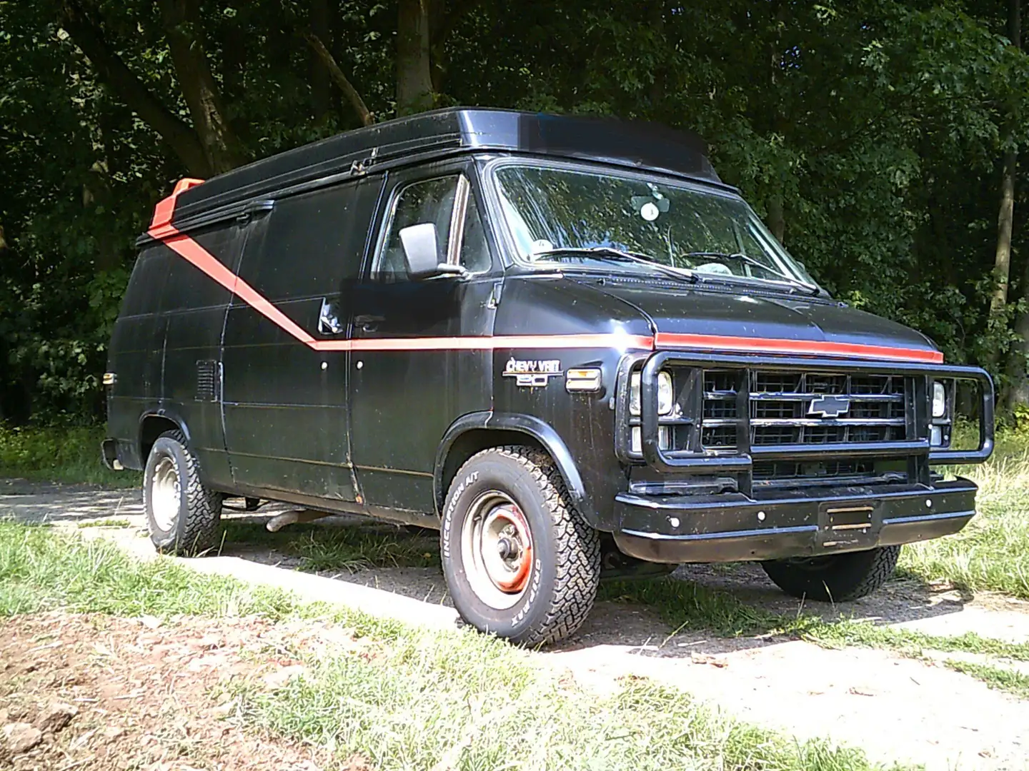 Chevrolet Chevy Van - 2