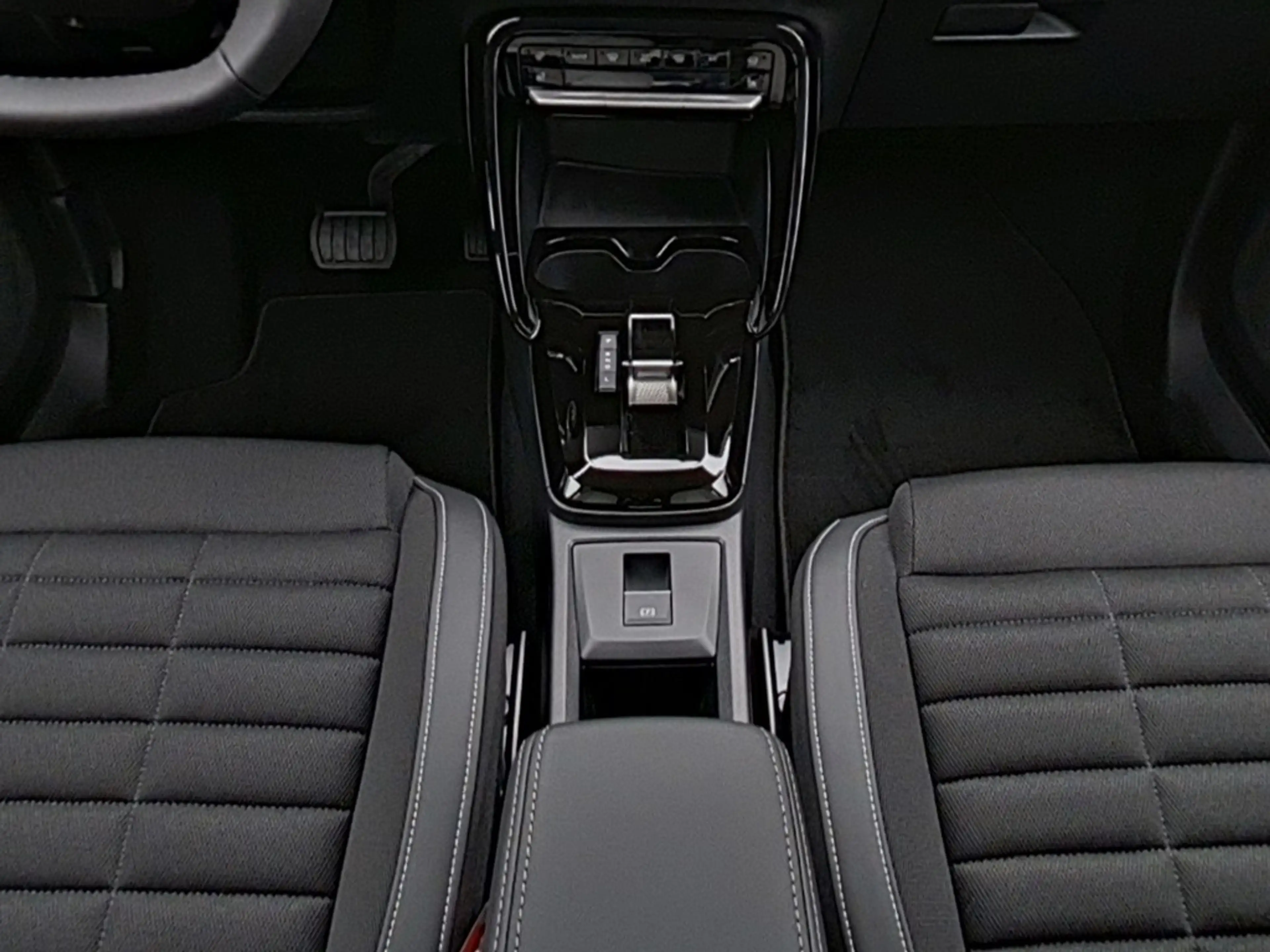 Citroen C3 Aircross Hybrid 145 Doppelkupplung 6-Gang MAX — photo 13