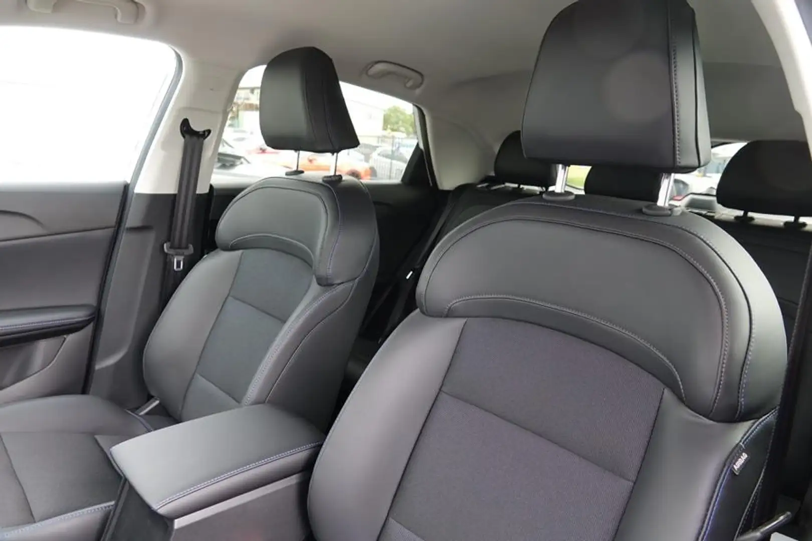 MG MG4 LUXURY 150KW 64 kWh 7J Garantie Jan26 Portocaliu - 2